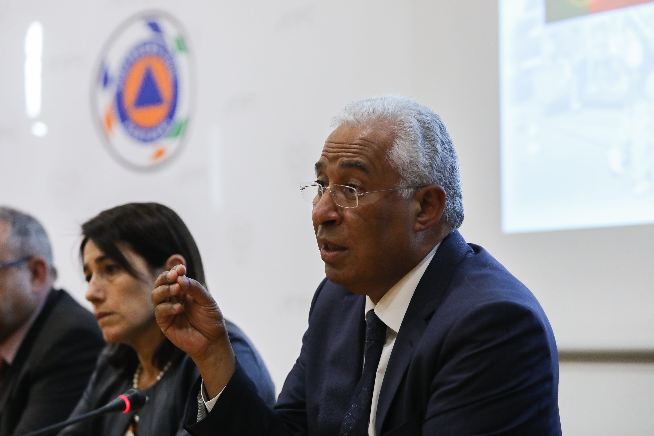 Incêndios: Primeiro-ministro a caminho da Autoridade Nacional de Proteção Civil