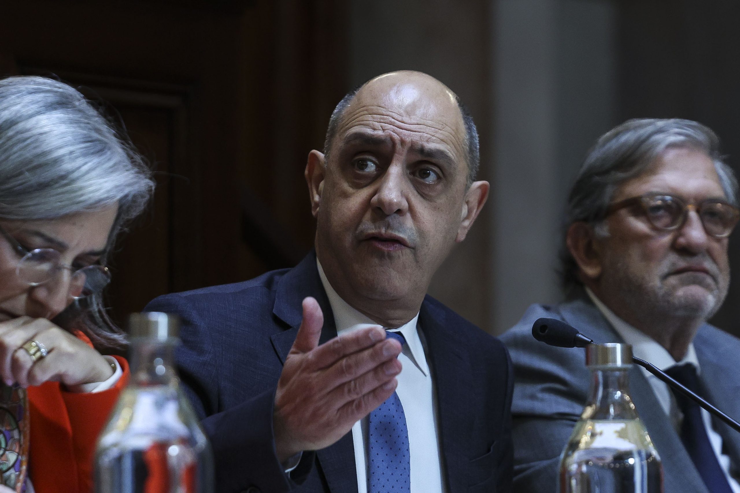 Ministro da Saúde pede às pessoas que só “gravemente doentes” vão às urgências