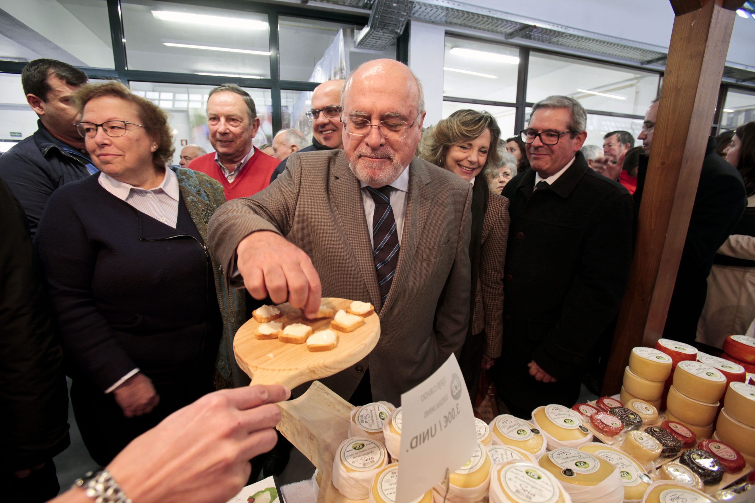 Capoulas Santos quer discutir com académicos e agricultores futuro da PAC