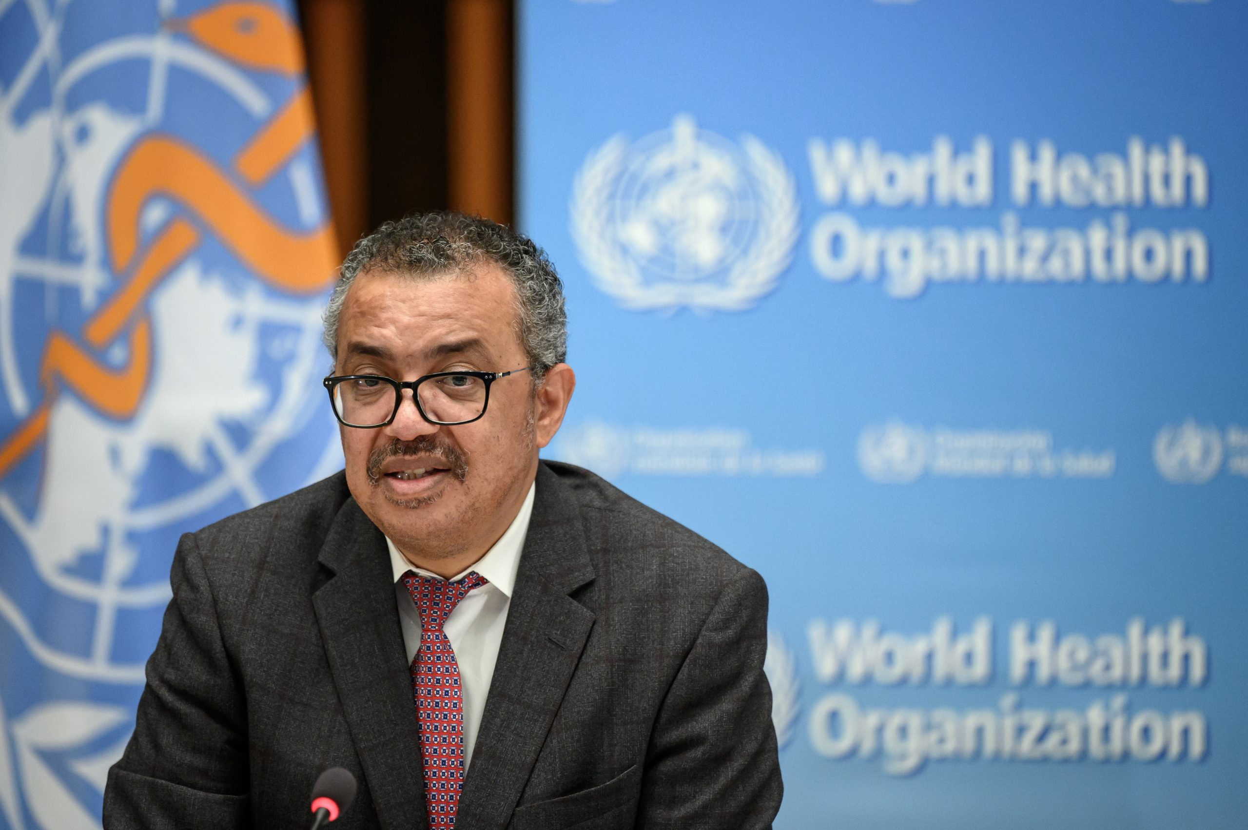 OMS afirma que 2022 deve ser o ano de acabar com a pandemia e pede prudência nas festas