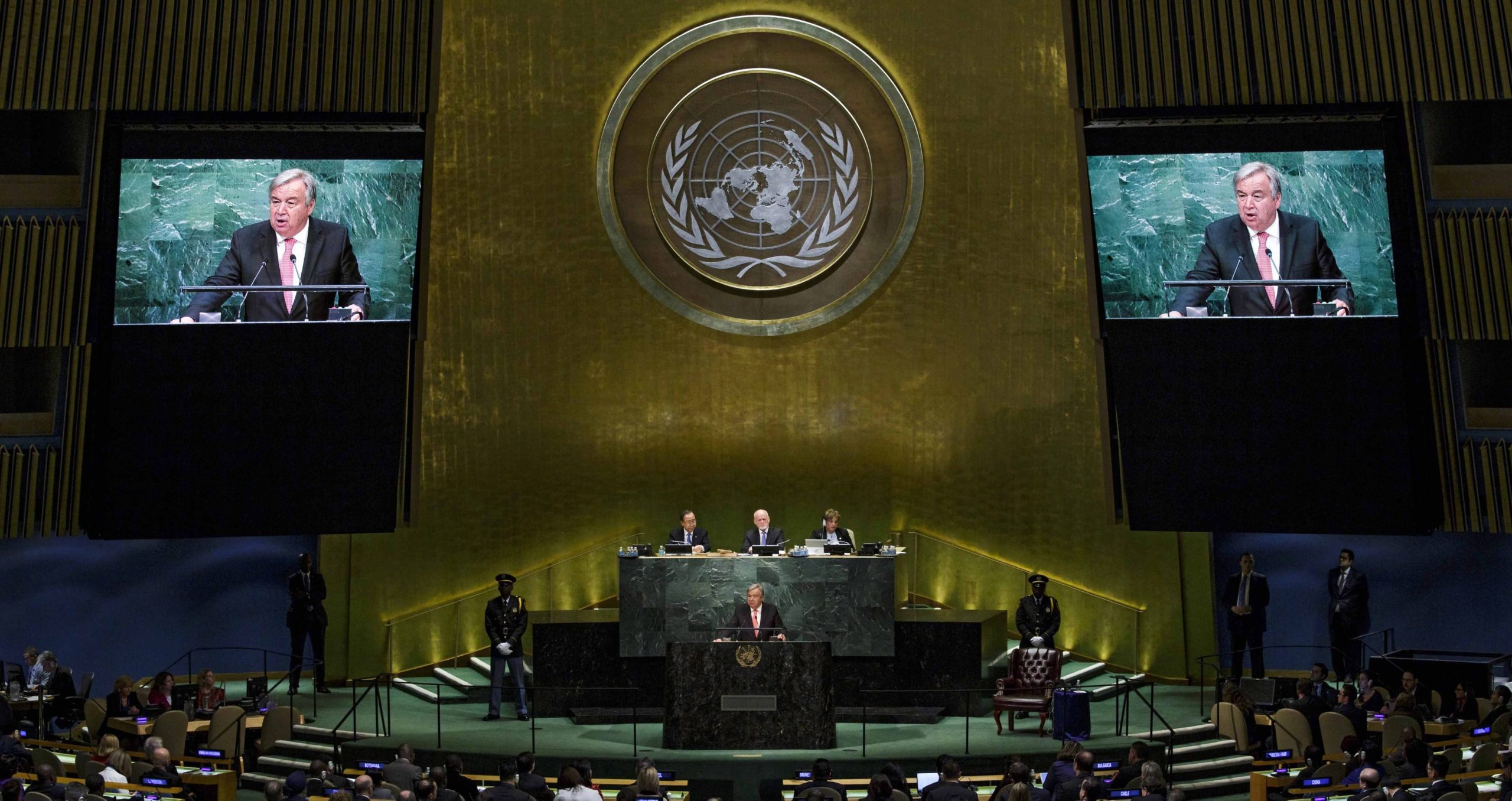 António Guterres reúne-se com Assembleia-geral em encontro informal