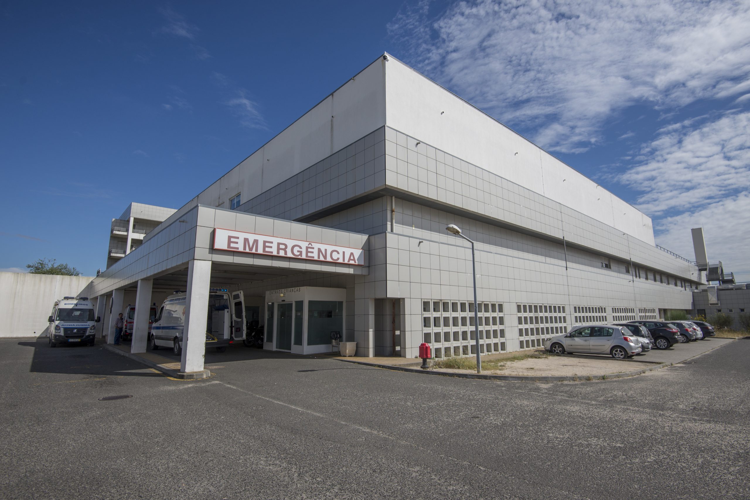 Covid-19: Hospital do Litoral Alentejano prevê retomar consultas e cirurgias em março