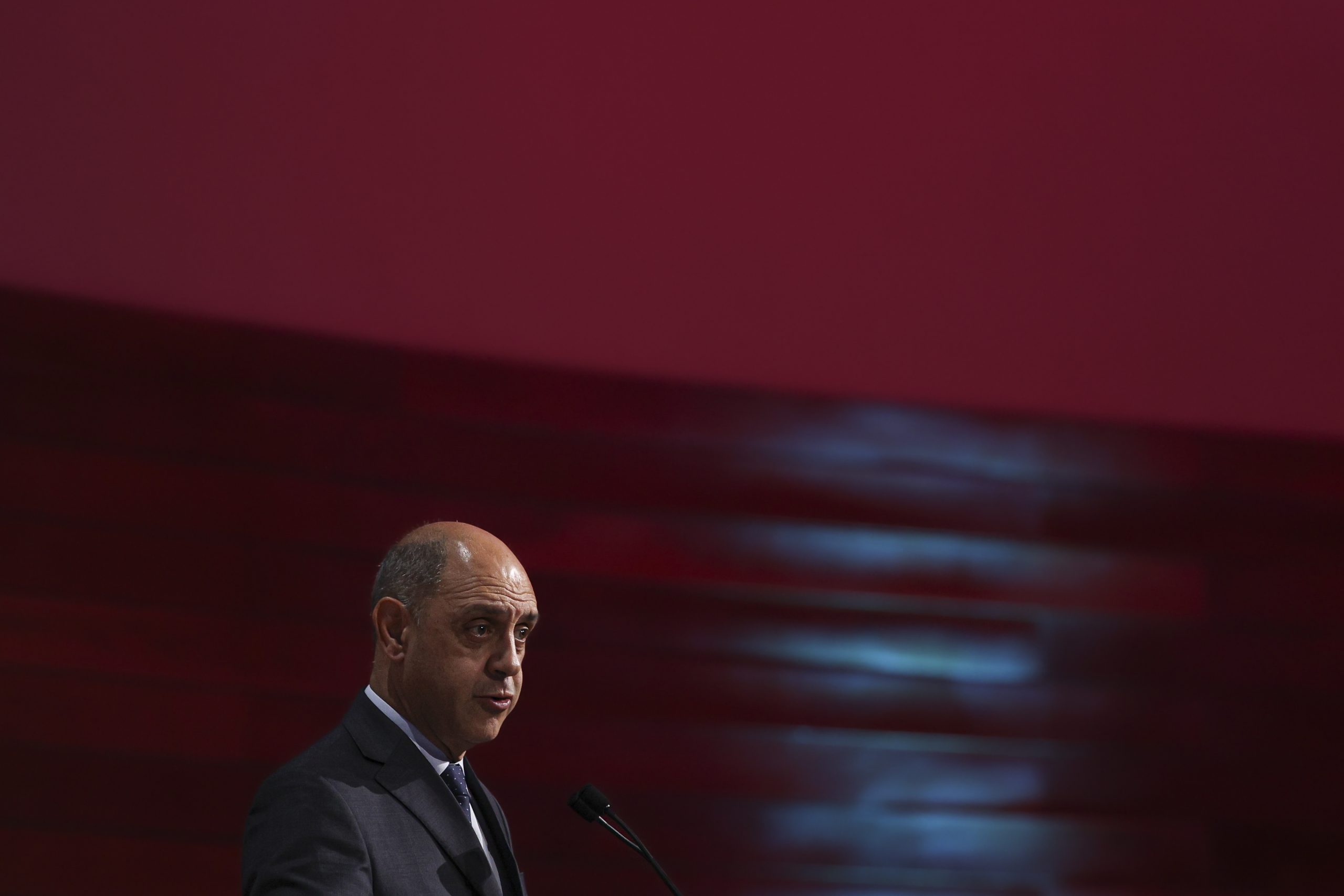 Portugal já tem algumas centenas de milhares de vacinas contra a covid-19, diz ministro