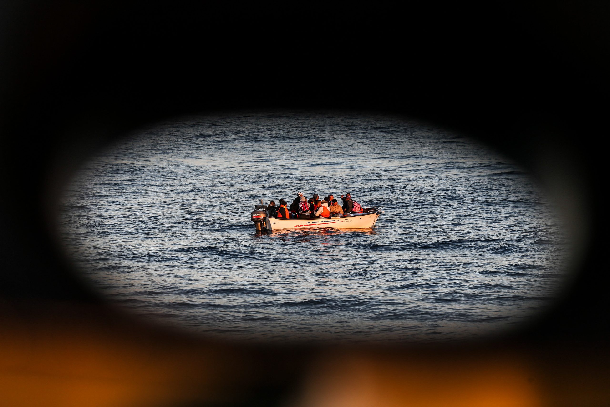 Migrações: Barco “Open Arms” escolta 40 migrantes para Lampedusa
