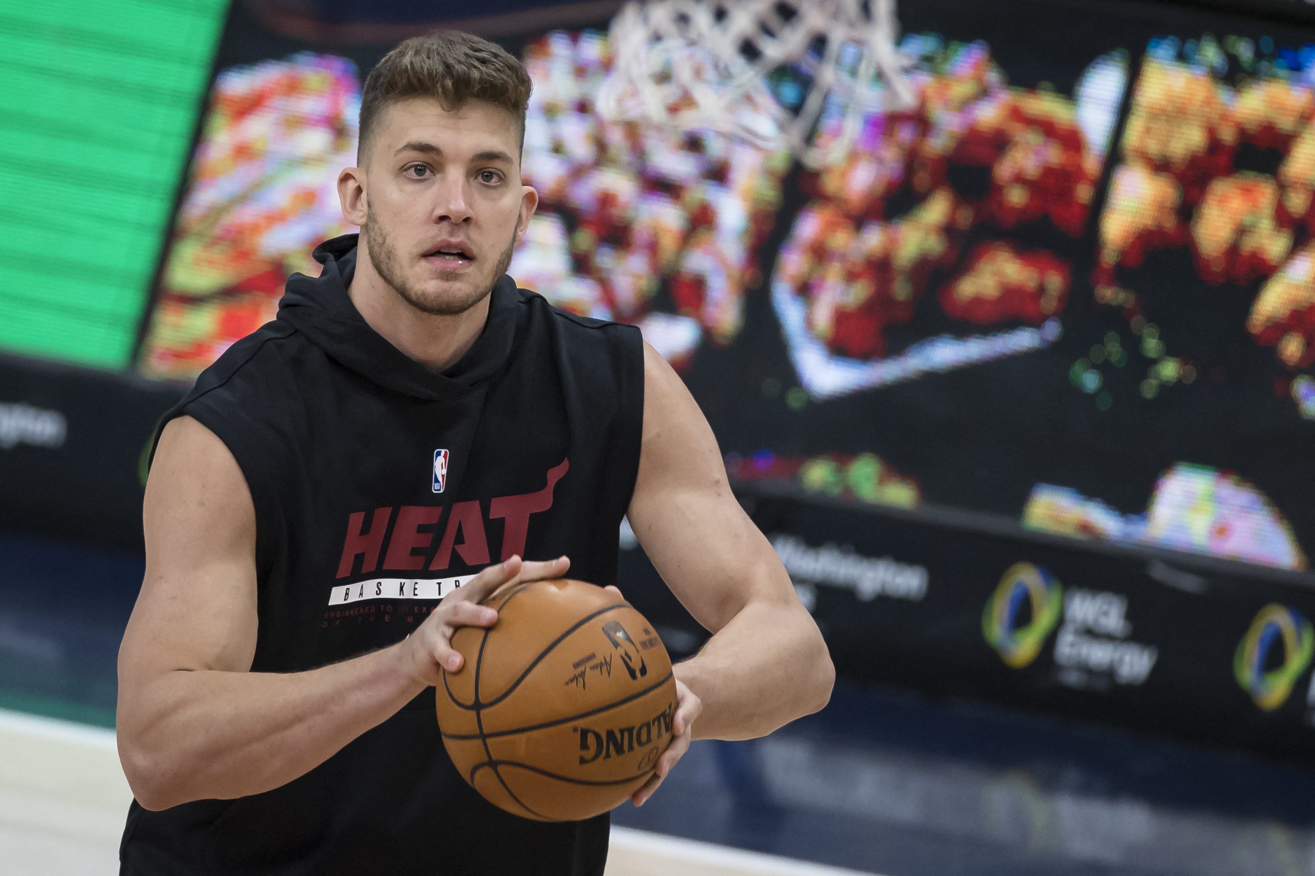 NBA suspende Meyers Leonard, dos Miami Heat, por comentários antissemitas