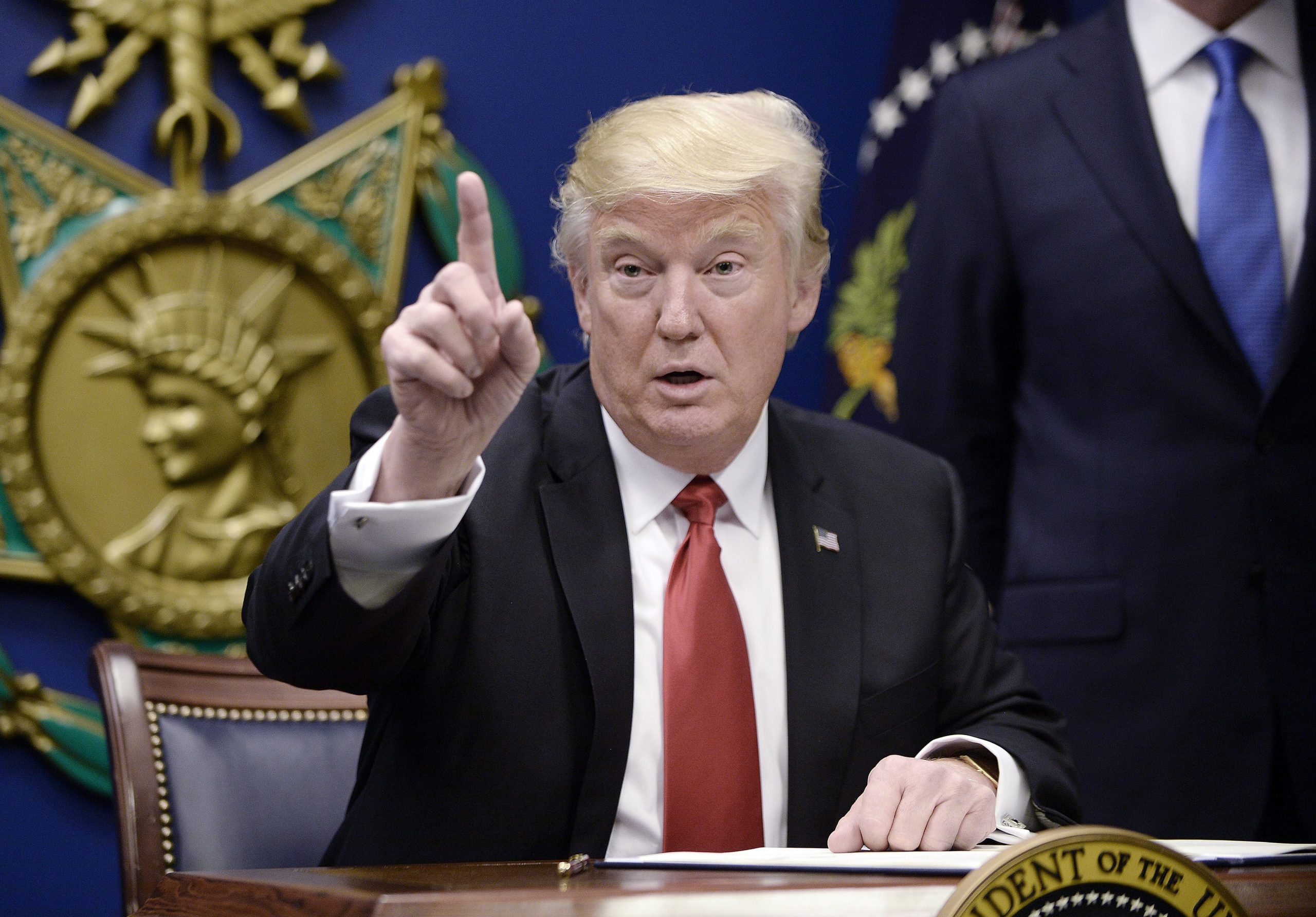 21 mil milhões de dólares pelo muro? “O preço vai descer consideravelmente”, garante Trump