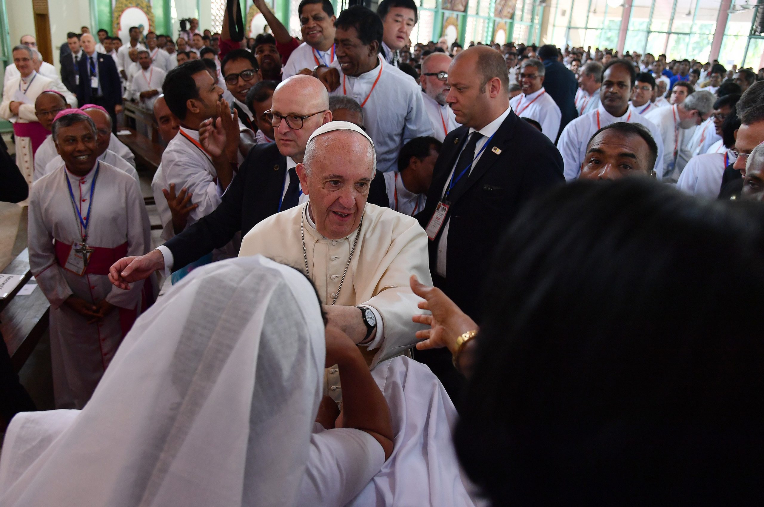 Papa Francisco compara “boatos” a “terrorismo” em discurso no Bangladesh