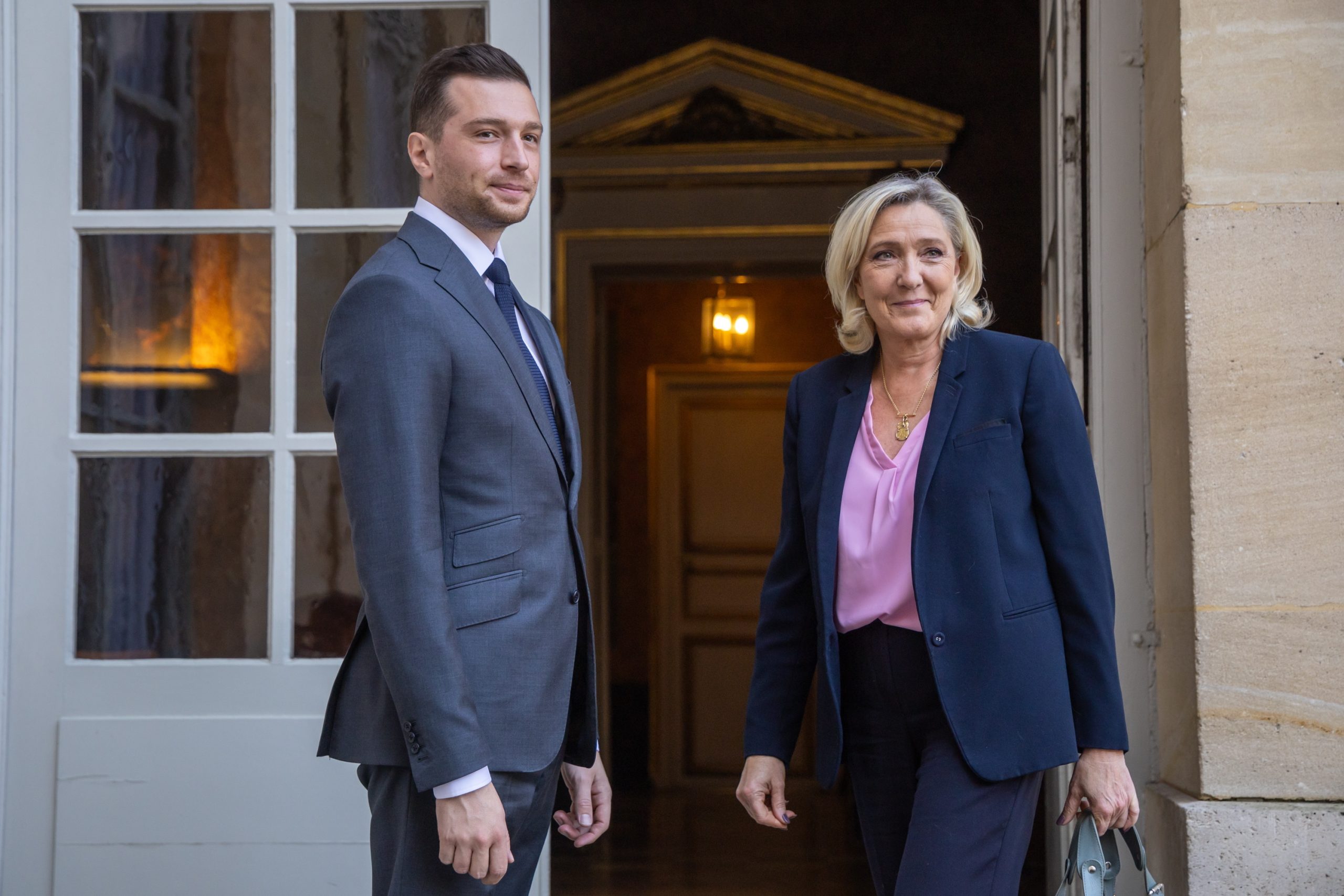 Le Pen assume que Bardella é candidato à Presidência francesa se ficar impedida