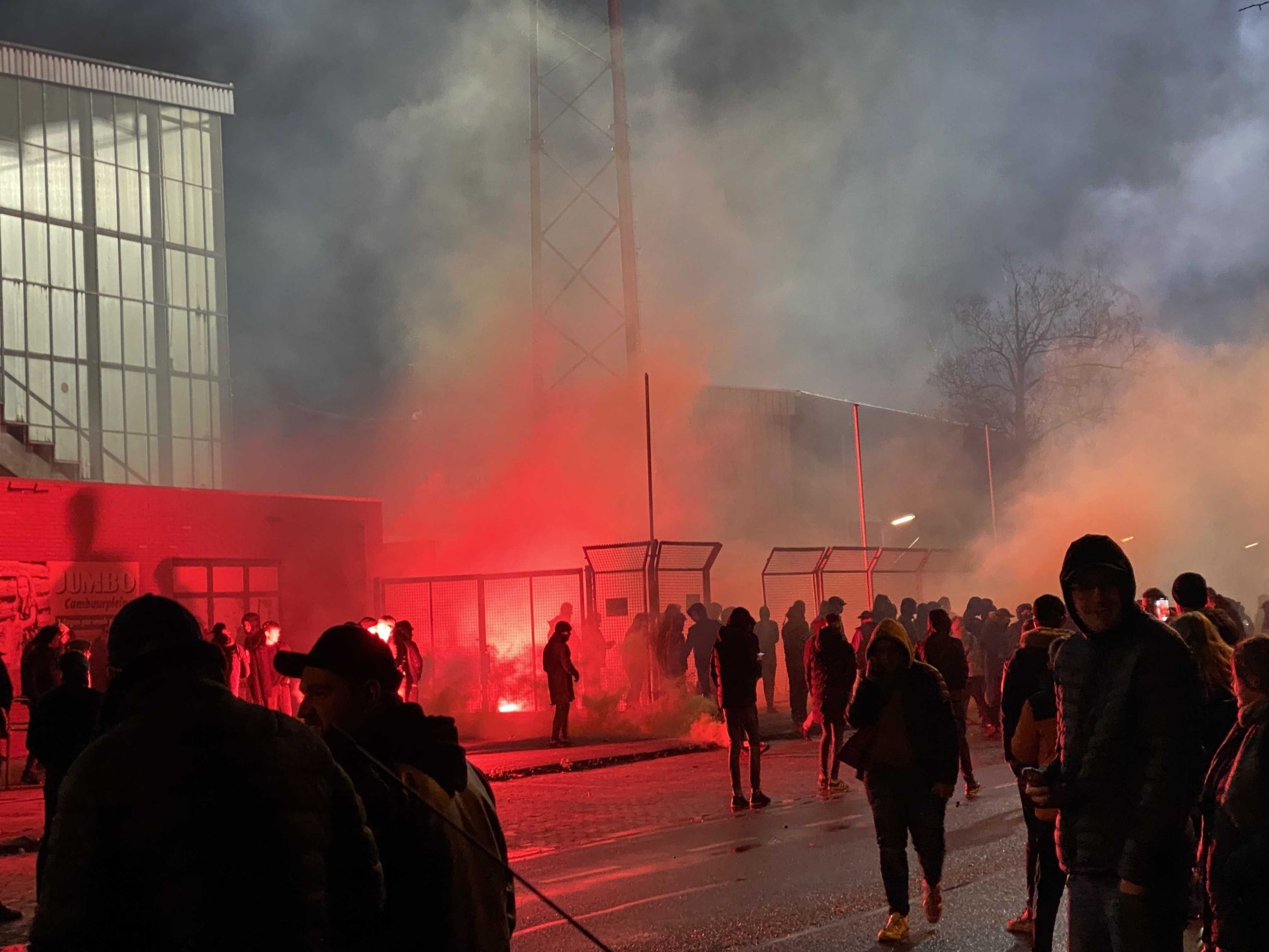 Terceira noite de disturbios e detenções nos Países Baixos