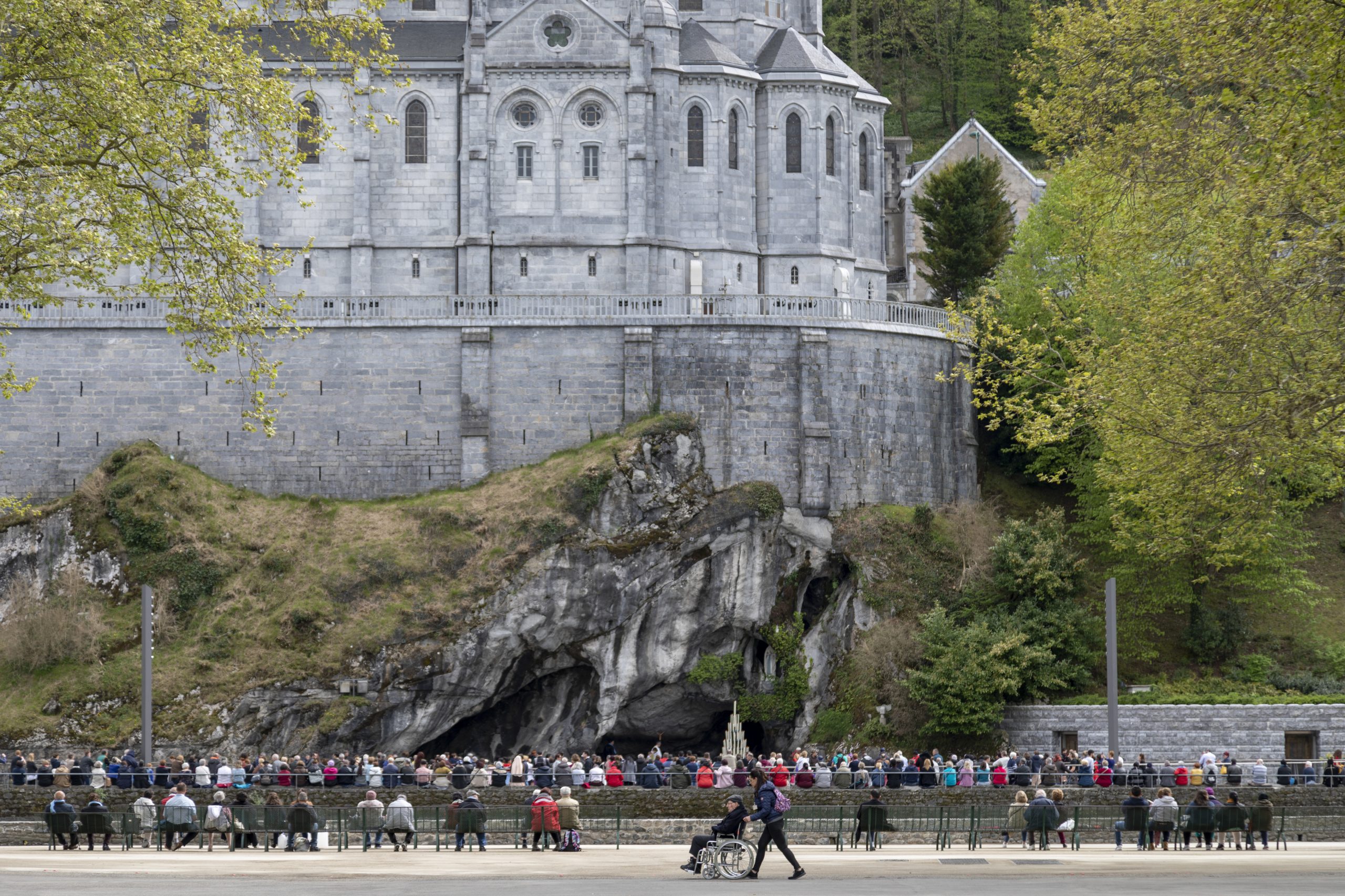 Conselheira portuguesa em França alerta para situação “muito complicada” de emigrantes em Lourdes