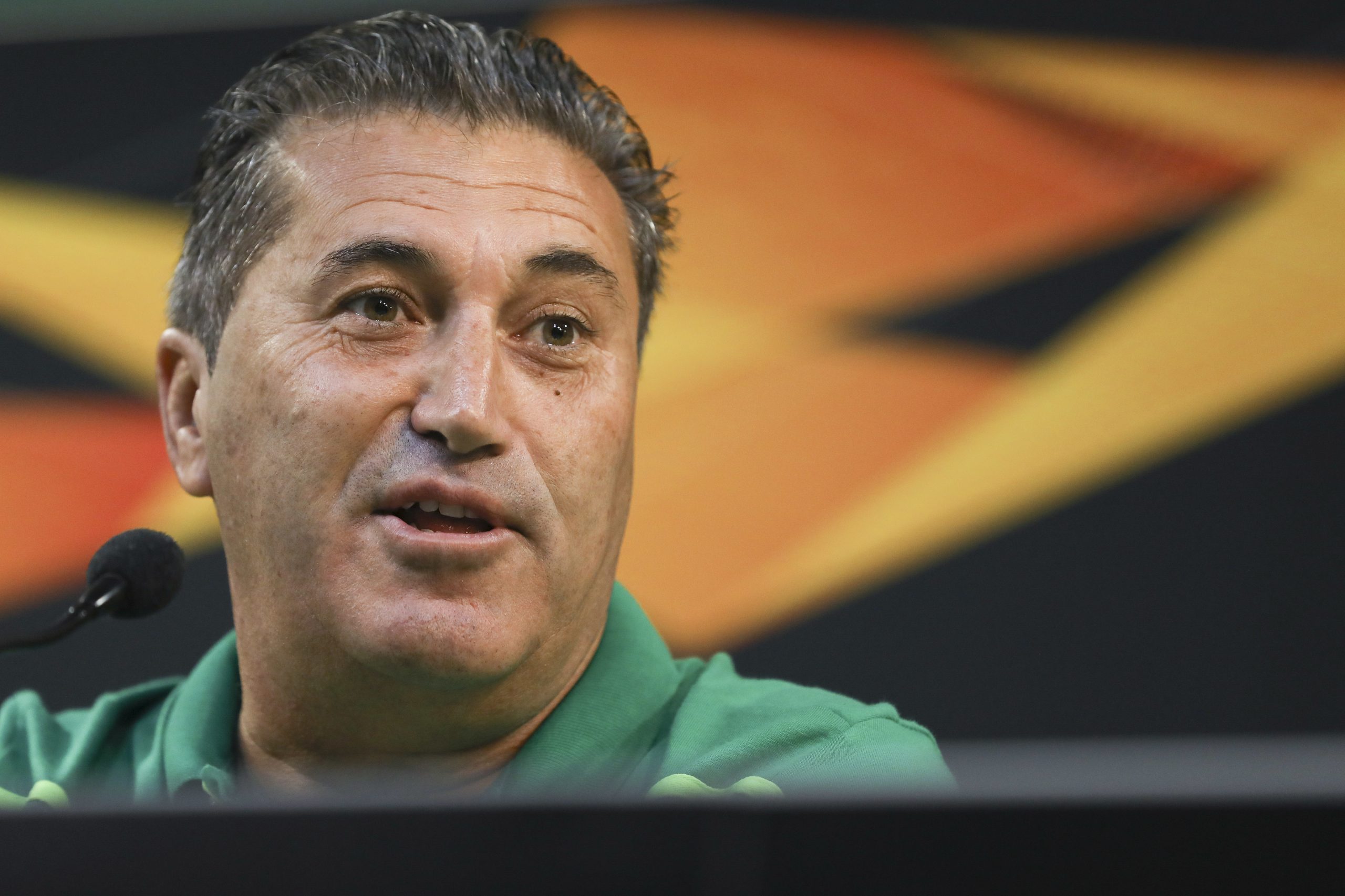 Peseiro afasta contestação ao lembrar que Sporting está em todas as frentes