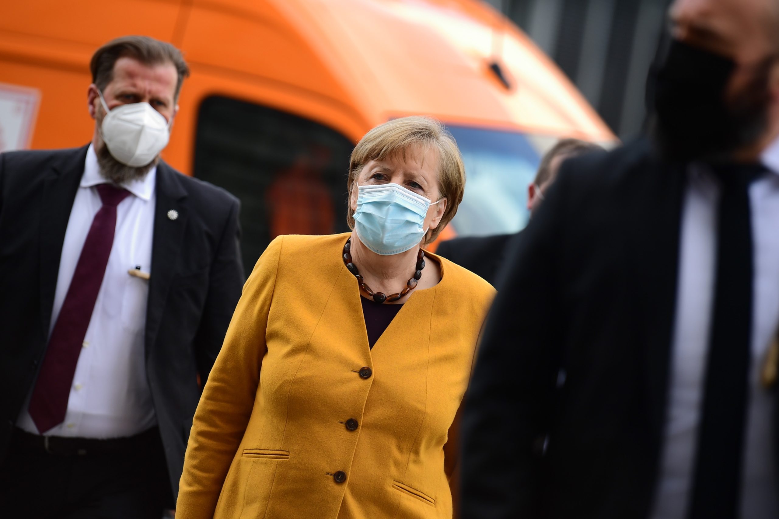 “Esse erro é um erro somente meu”. Angela Merkel cancela planos de paralisação na Páscoa e pede desculpas