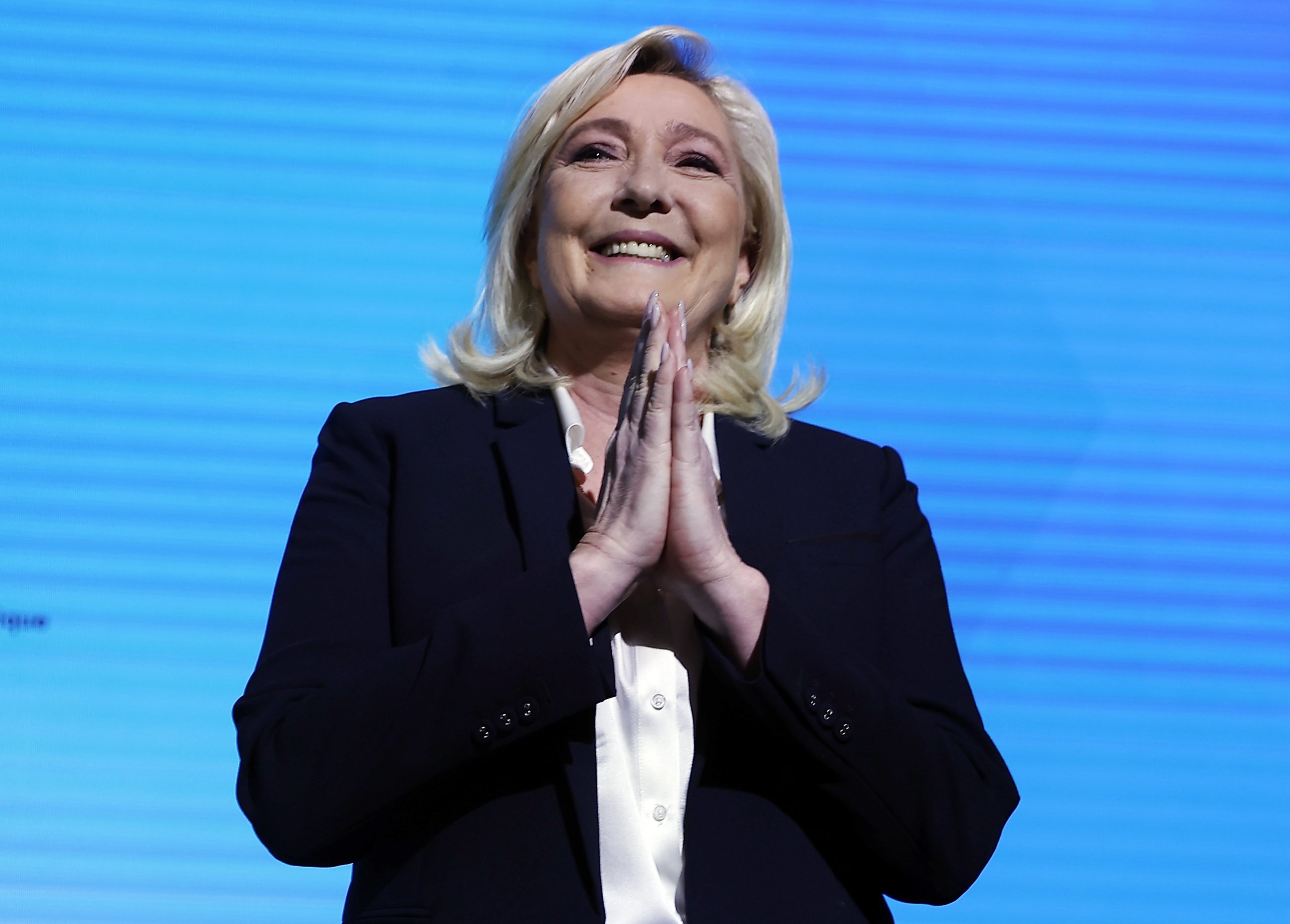 Marine Le Pen apela ao voto dos franceses de direita e de esquerda