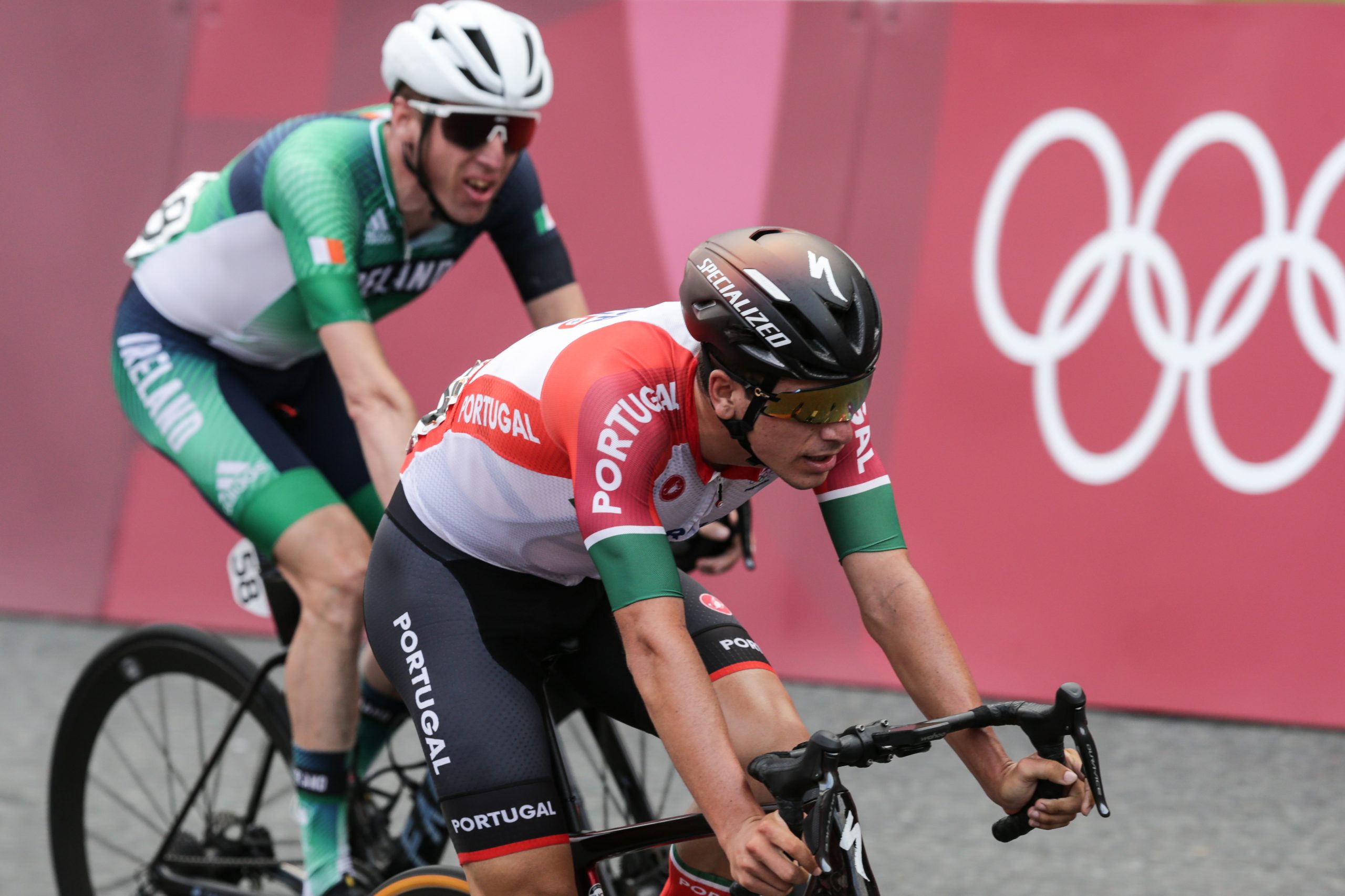 Ciclista João Almeida assina contrato de cinco anos com a UAE Emirates