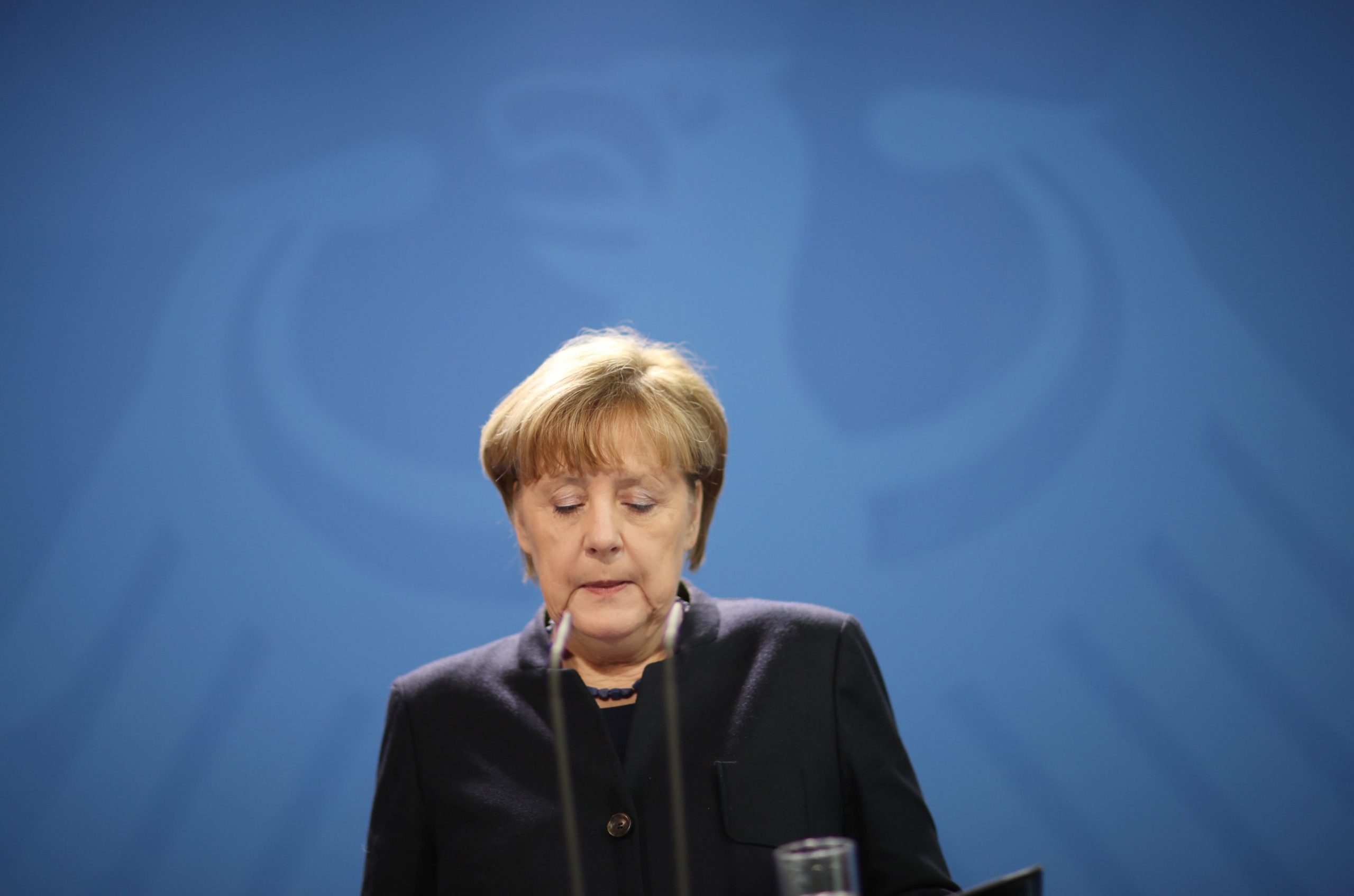 Merkel considera que ‘Brexit’ não deve dividir a Europa