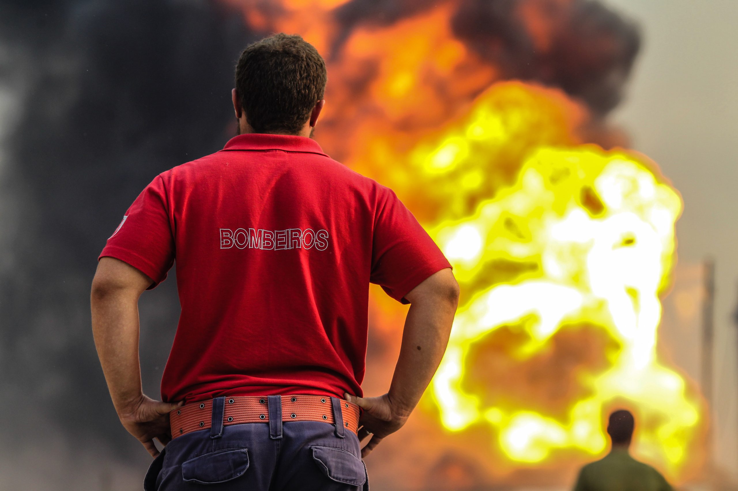 Câmara de Porto Santo reforça apoio a bombeiros