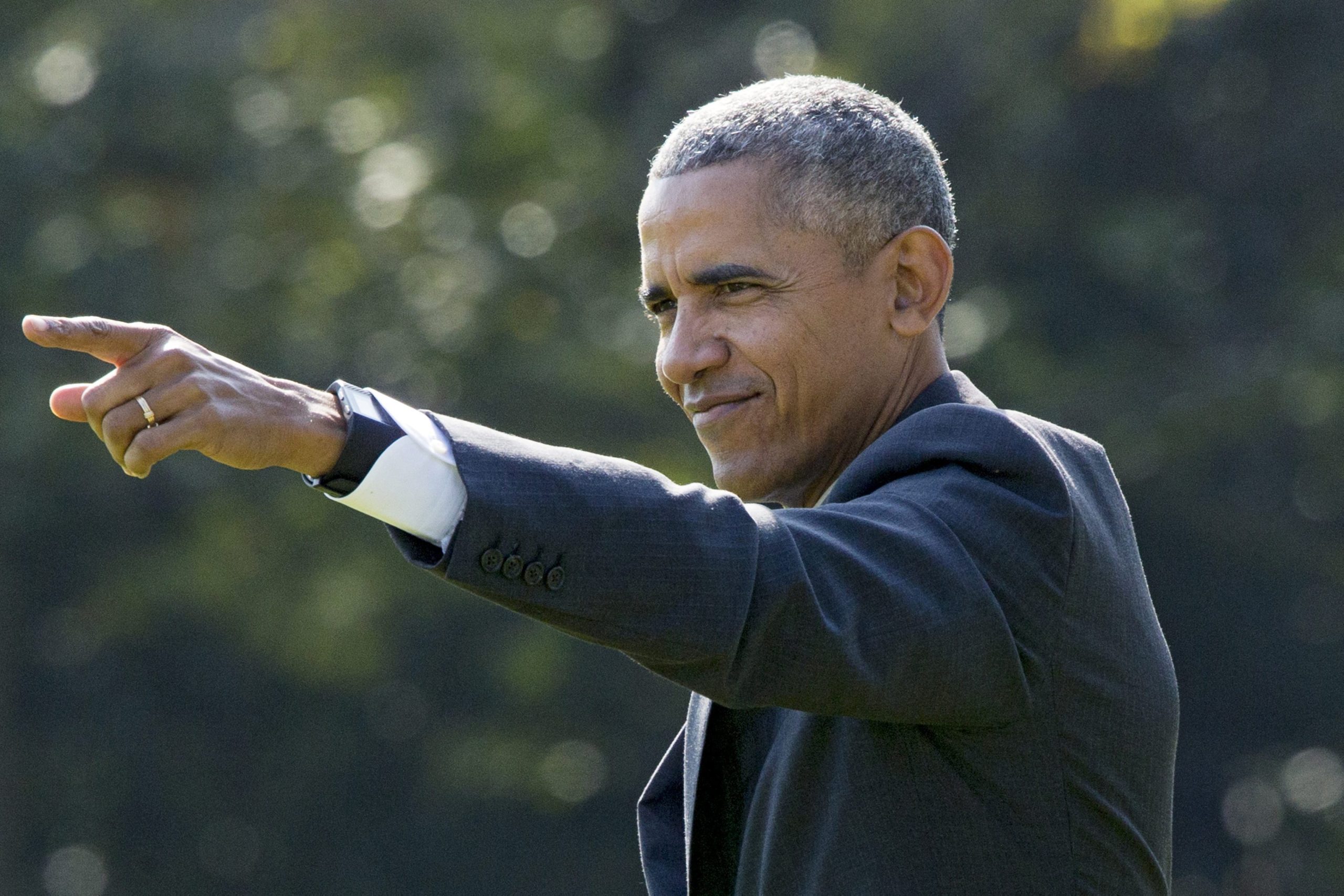 FBI não deve guiar-se por “insinuações” na investigação sobre Hillary Clinton diz Obama