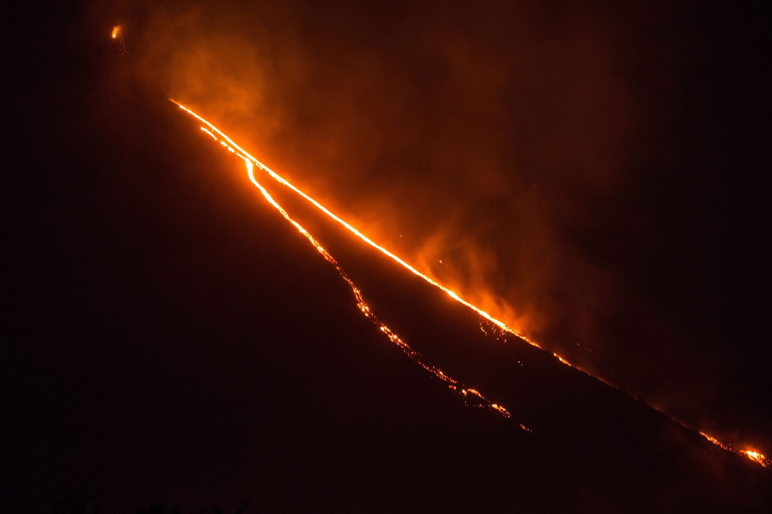Vulcão do Fogo entra em erupção na Guatemala