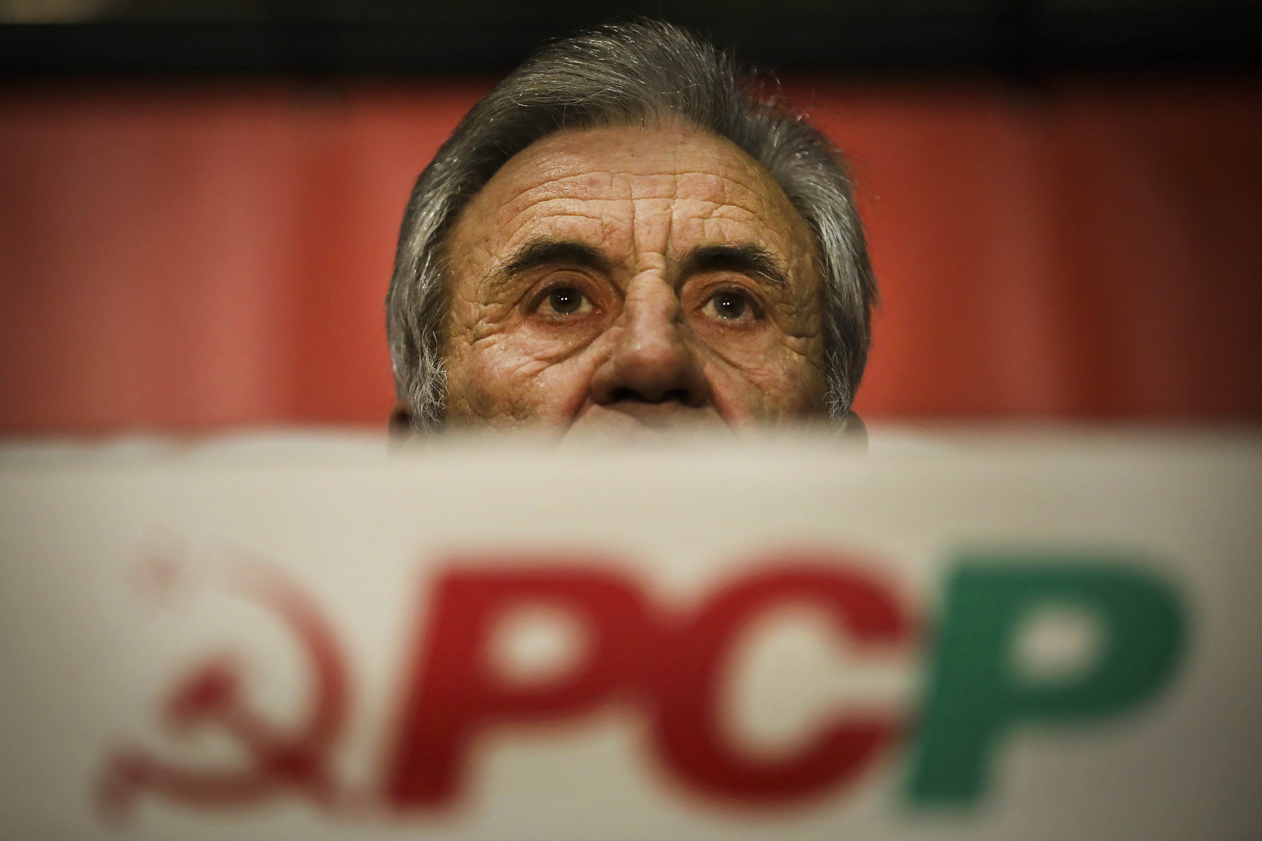 PCP promete defender descongelamento carreiras públicas em 2018