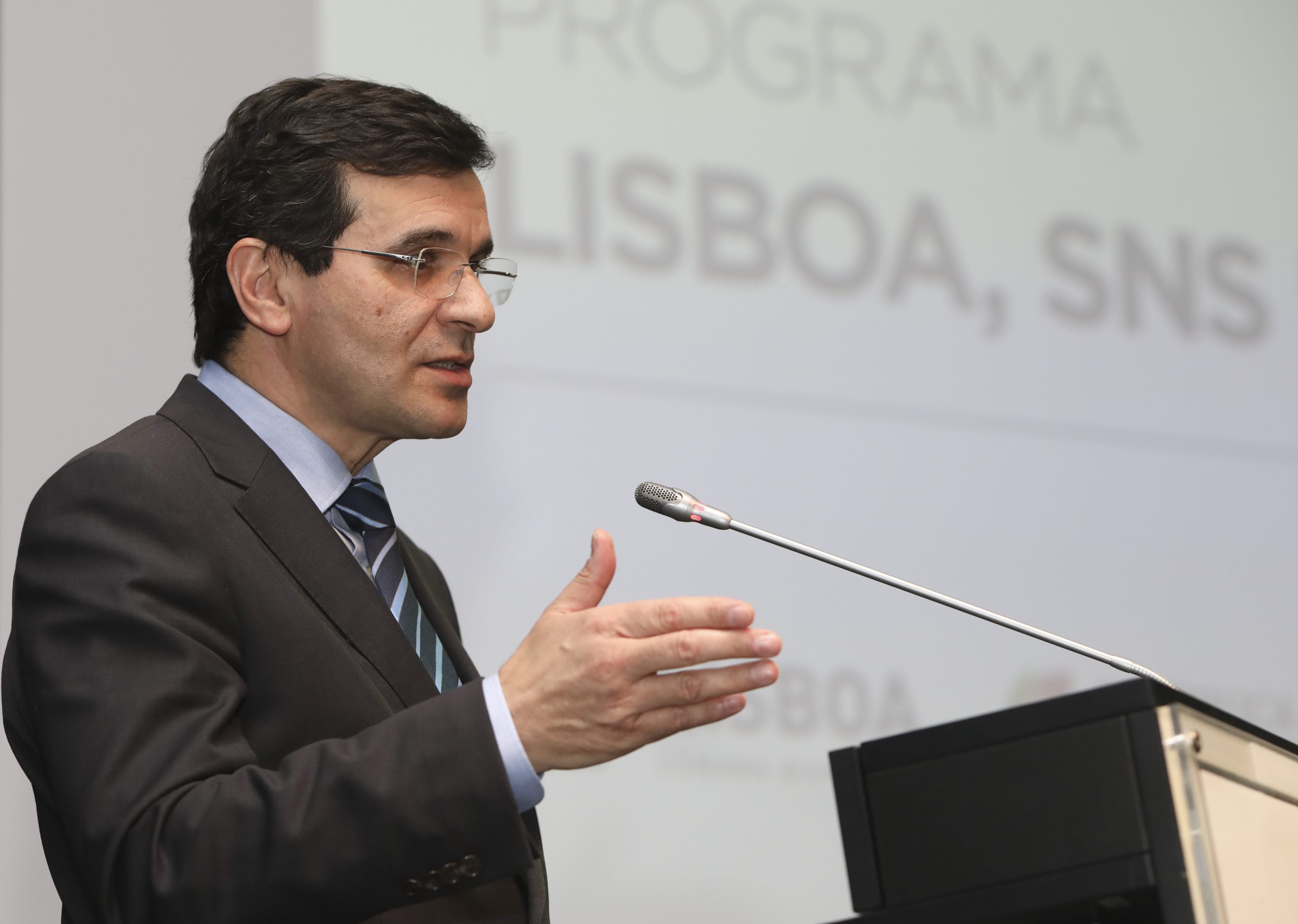 Governo vai ter em conta famílias numerosas na análise de taxas moderadoras
