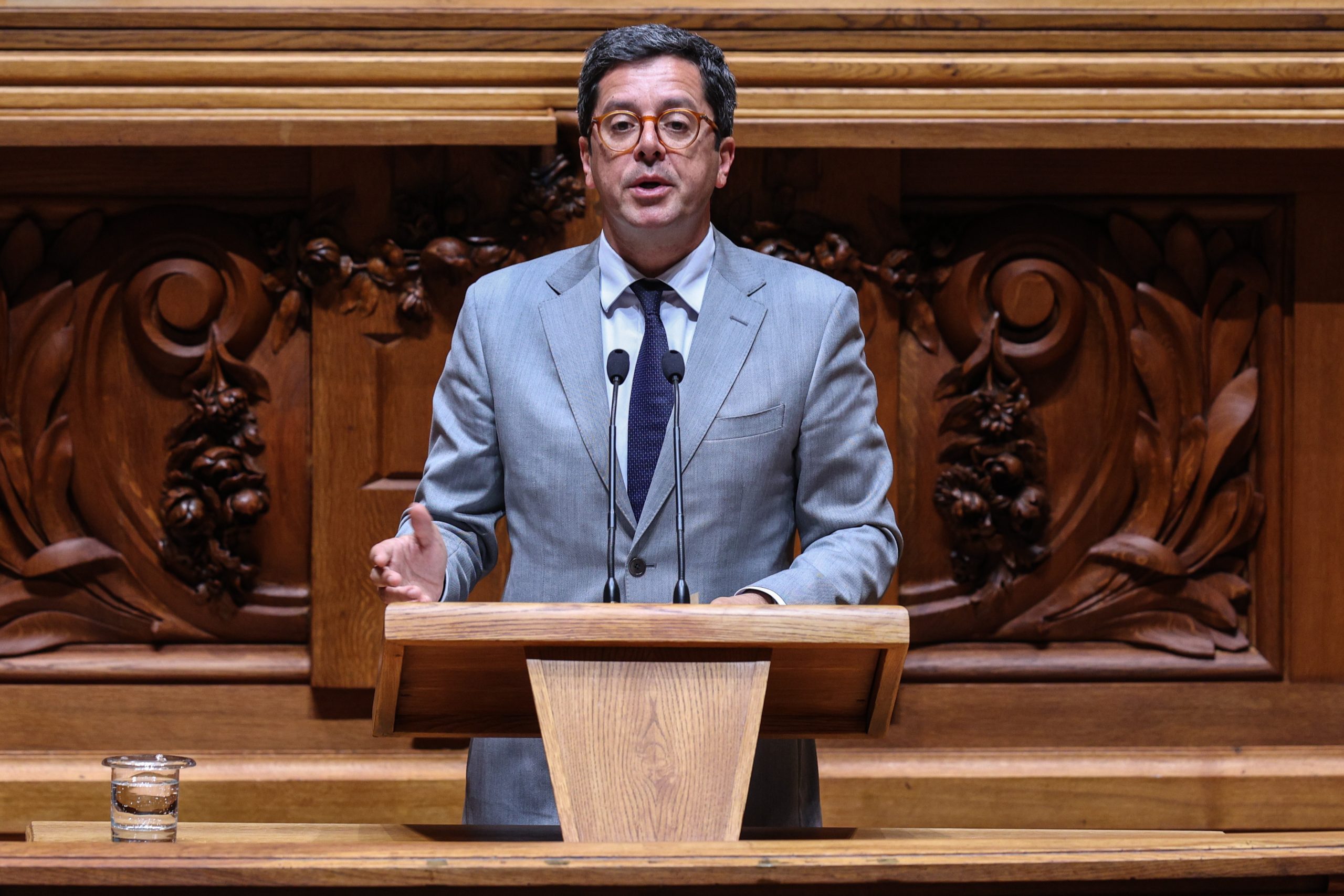 Ex-secretário de Estado recusa ilícito e manifesta disponibilidade para colaborar com a justiça