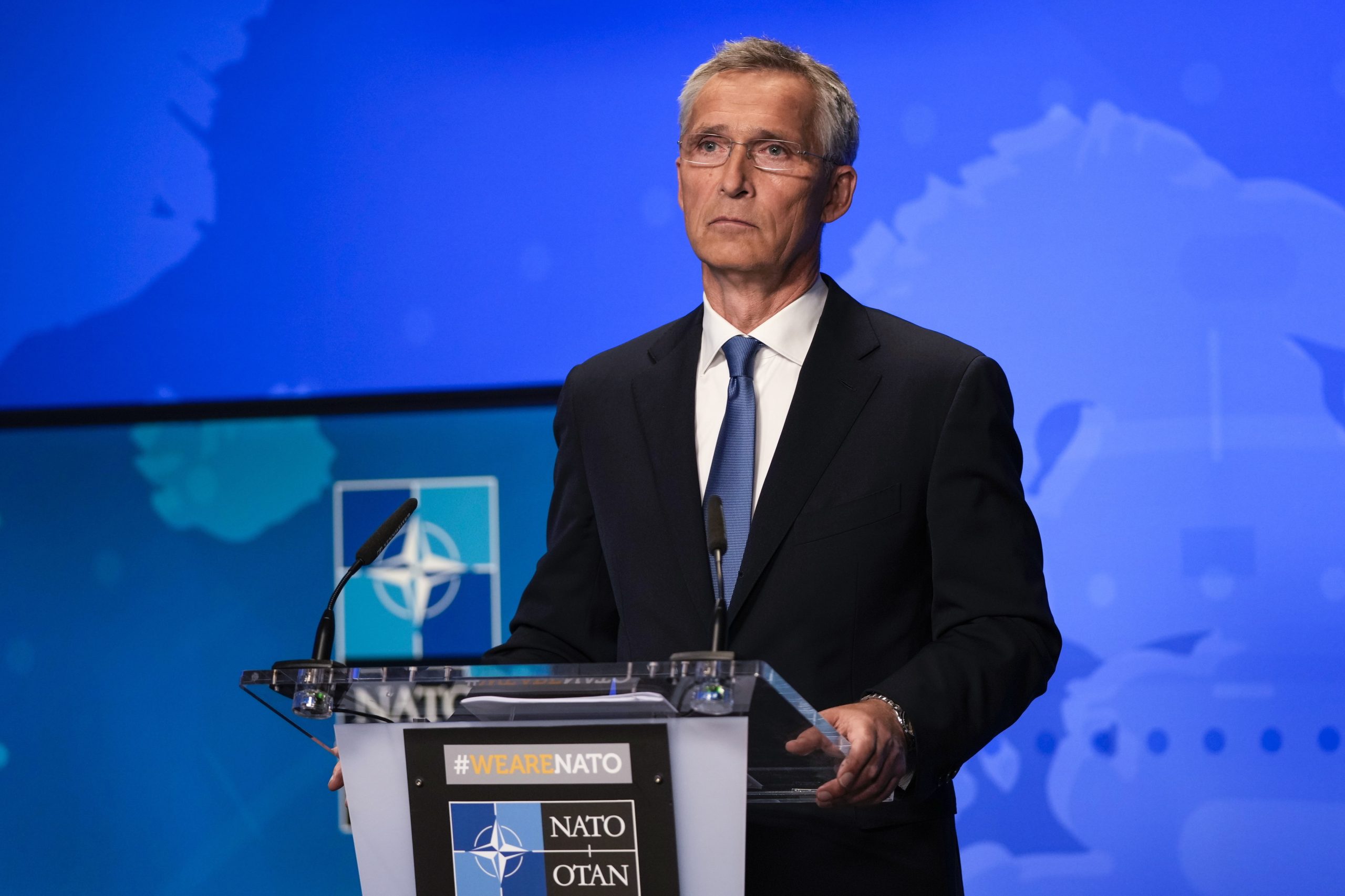 Secretário-geral da NATO reconhece que regresso dos talibãs ao poder “é uma tragédia” e pede unidade para enfrentar novos desafios e ameaças