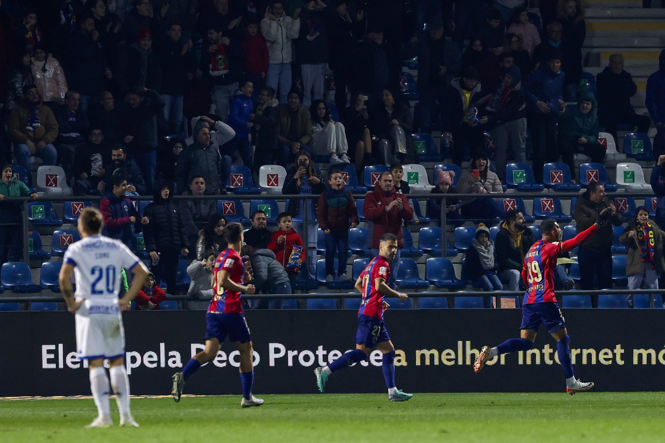 Desportivo de Chaves vence Vizela e deixa provisoriamente a zona de despromoção
