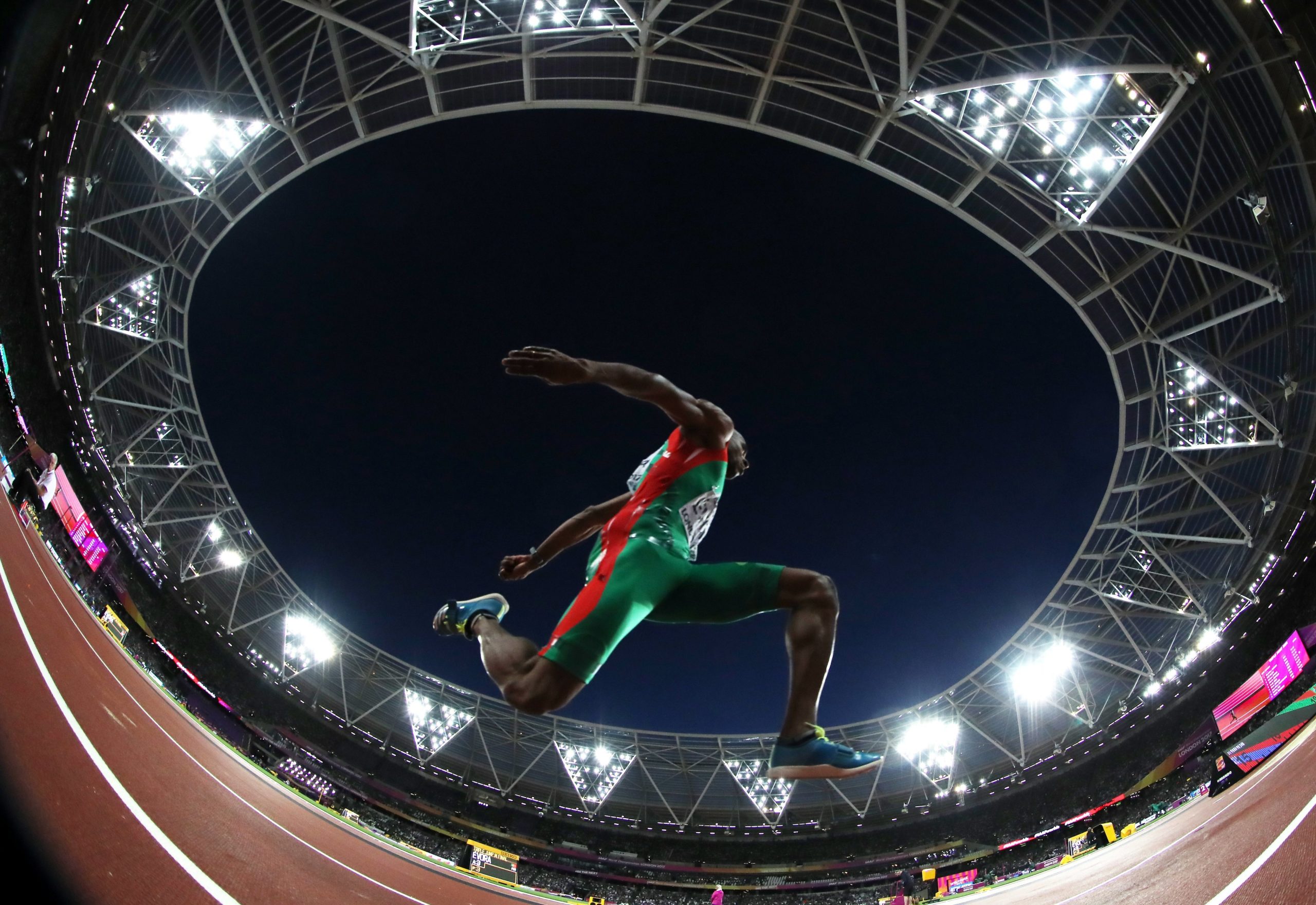 Europeus de atletismo: Nelson Évora qualifica-se para a final do triplo com sexta marca