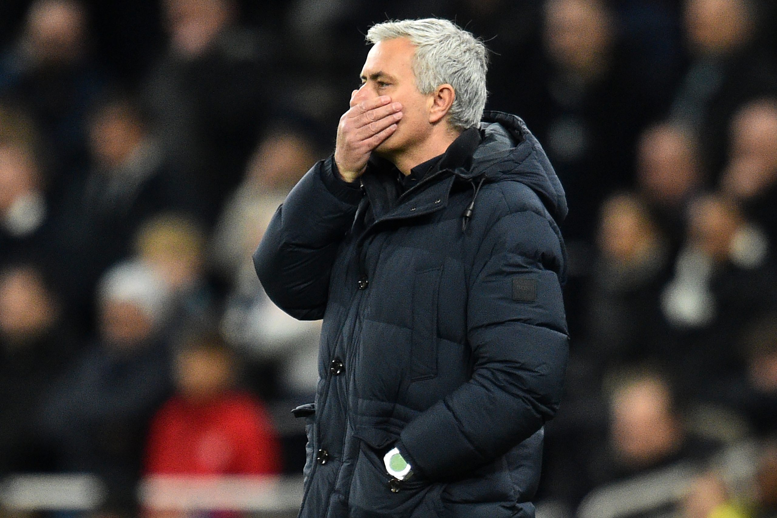 Willian “sambou na cara” do Tottenham e Mourinho perde no reencontro com o Chelsea