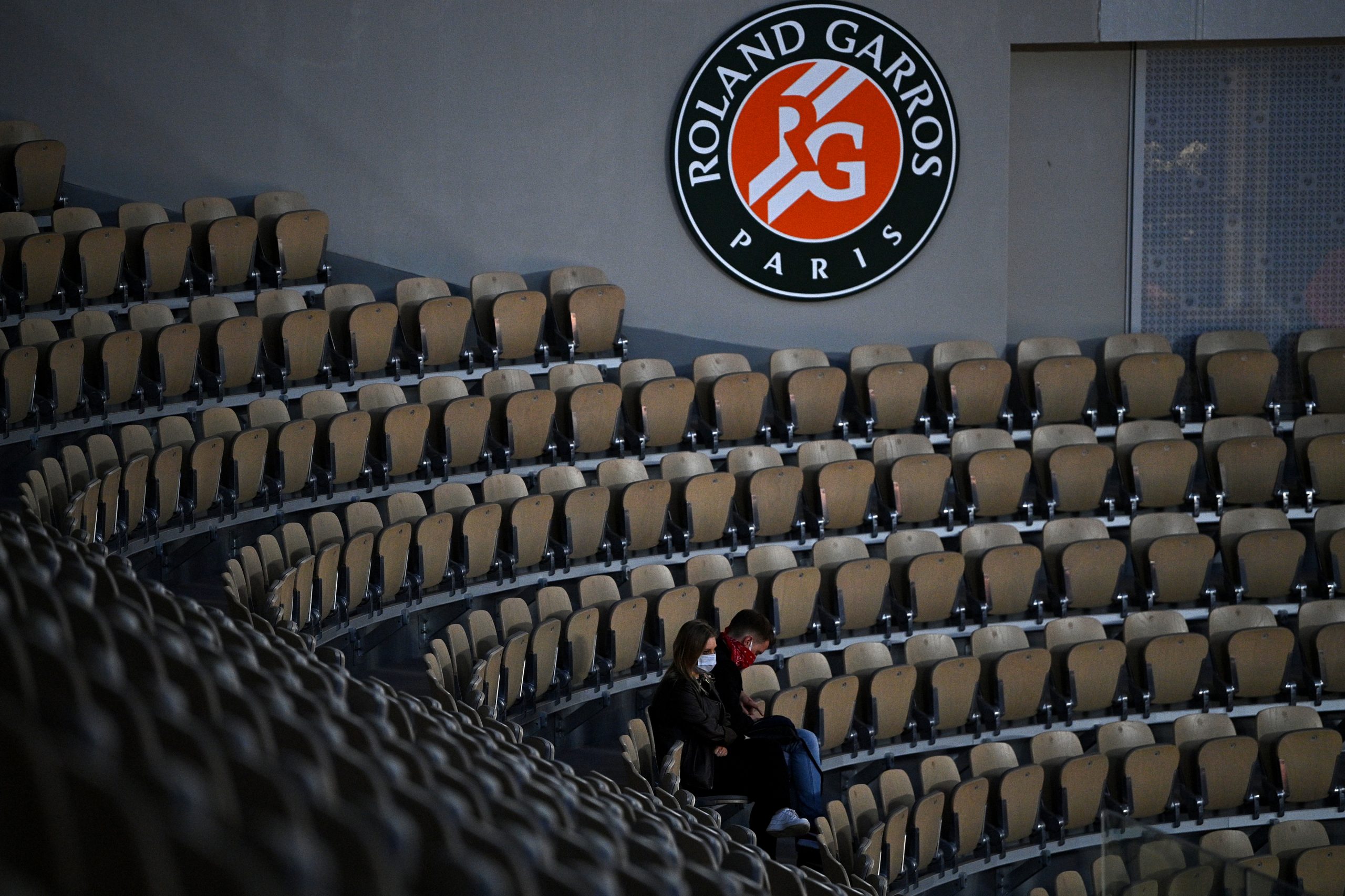 Covid-19: Torneio de ténis de Roland Garros adiado para 30 de maio a 13 de junho