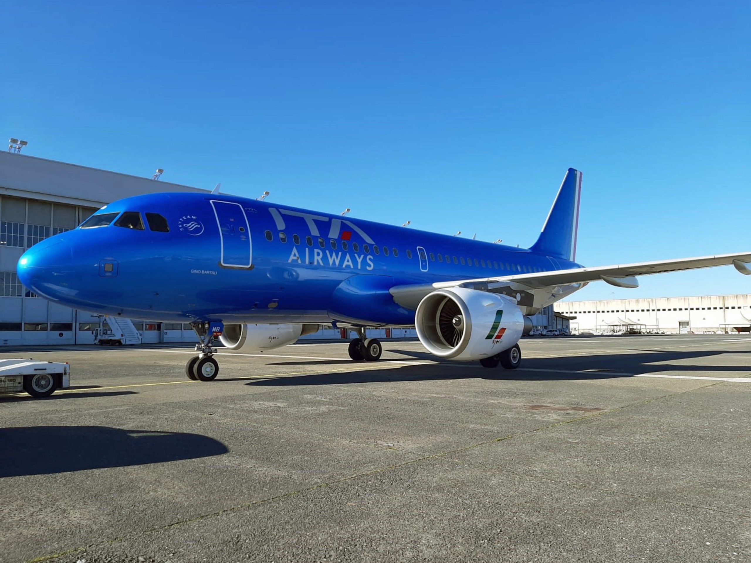Greve da aviação em Itália cancela mil voos e afeta 240 mil passageiros