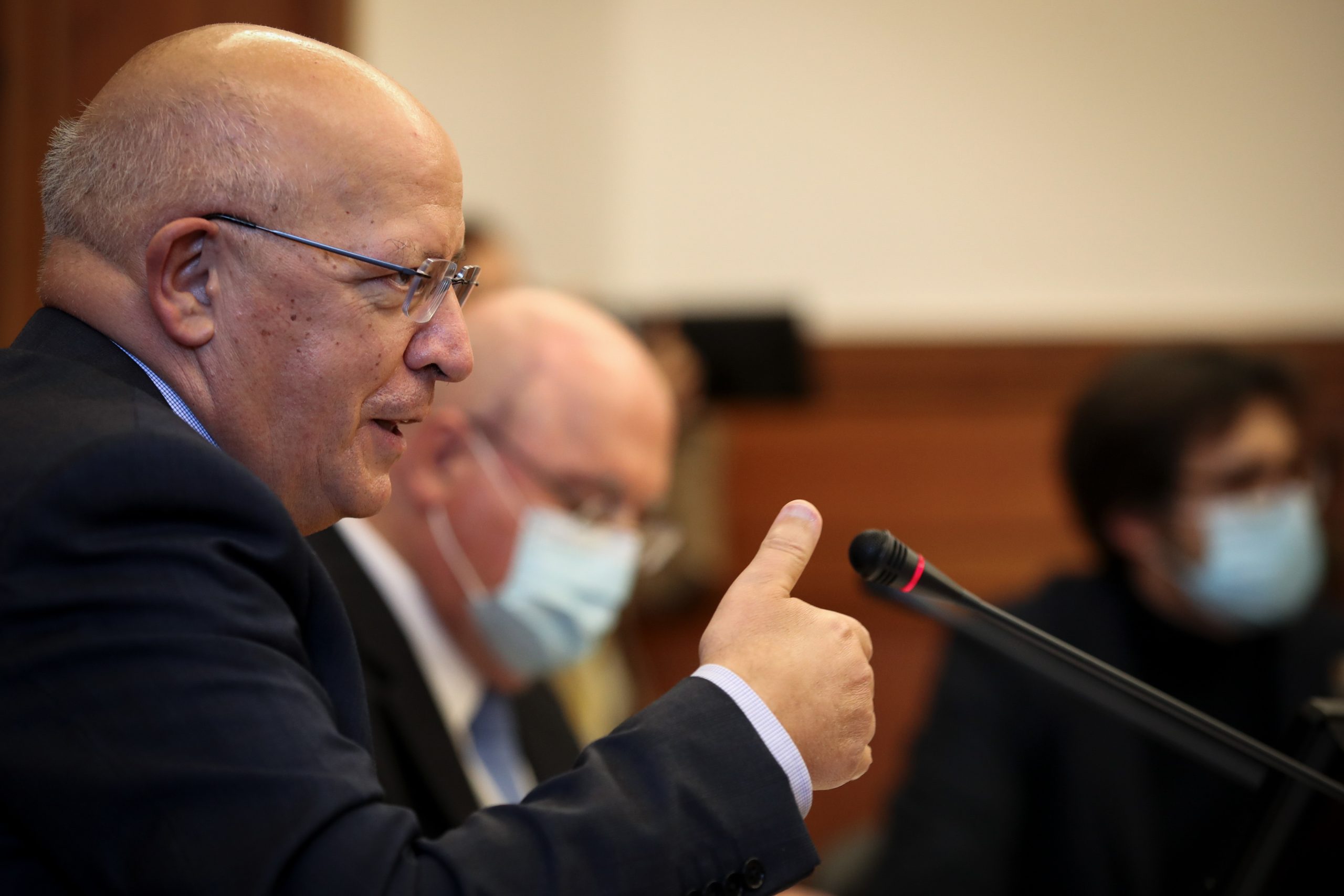 Santos Silva diz que bloqueio prolongado na UE será “fratura exposta” de “consequências gravíssimas”