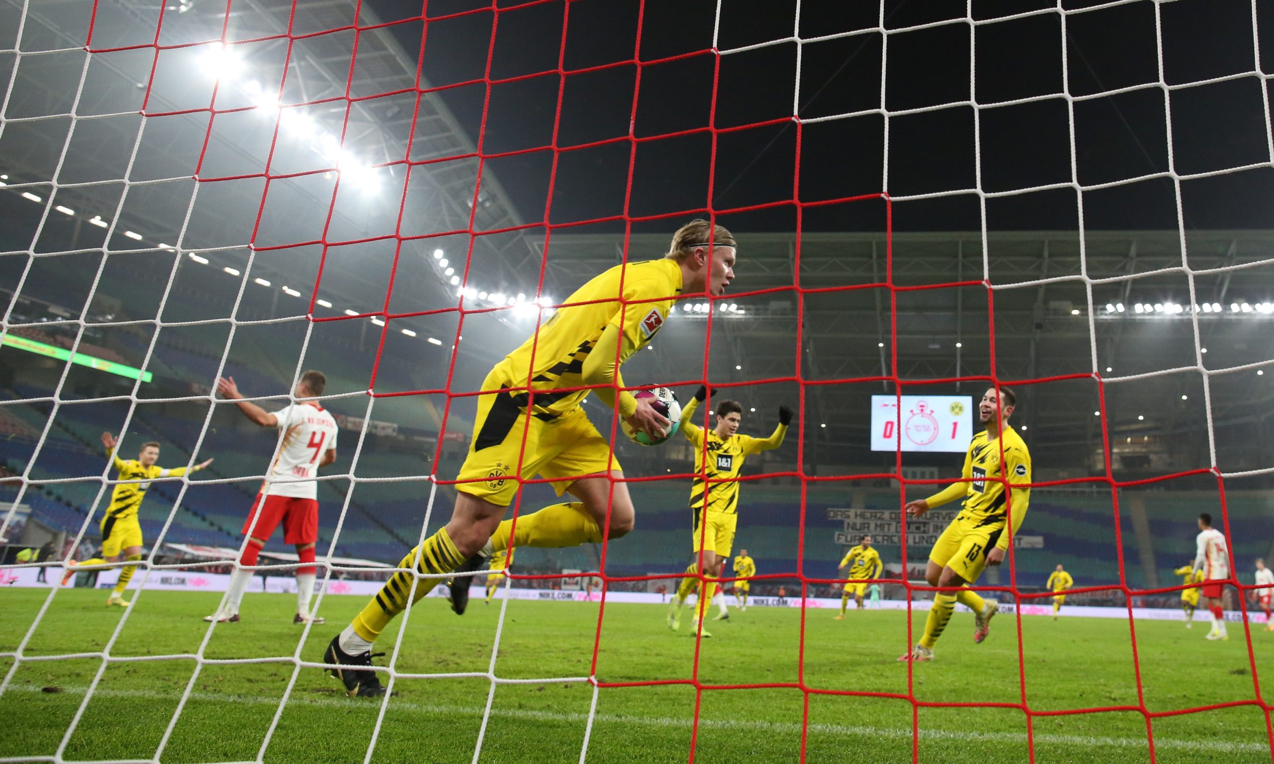 Bundesliga. Borussia Dortmund vence em Leipzig e aproxima-se do pódio