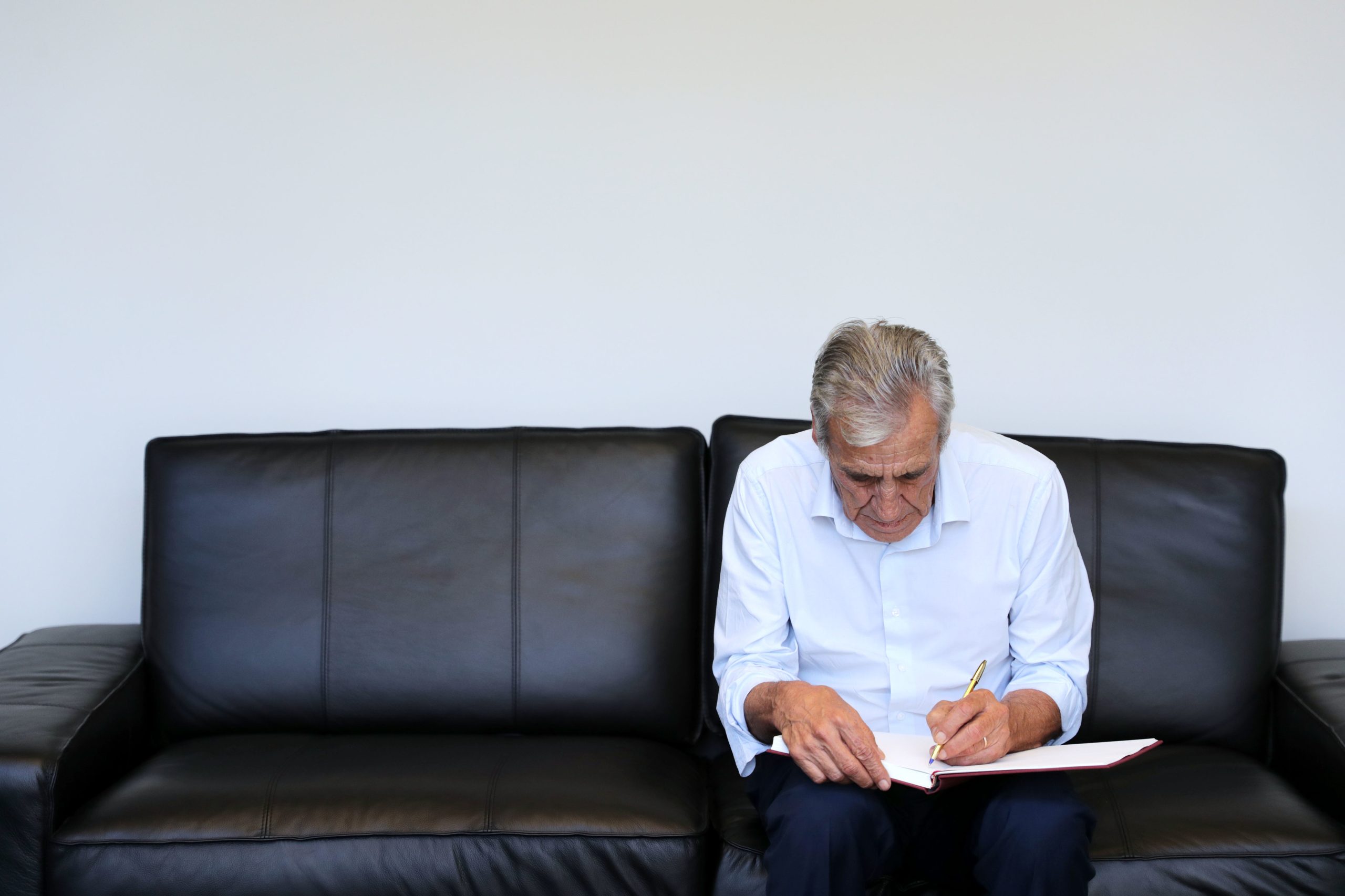 Jerónimo de Sousa critica economicismo de Centeno sobre manuais escolares