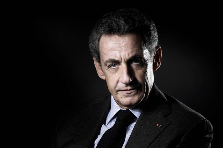 Acusação pede quatro anos de prisão, dois com pena suspensa, para Nicolas Sarkozy