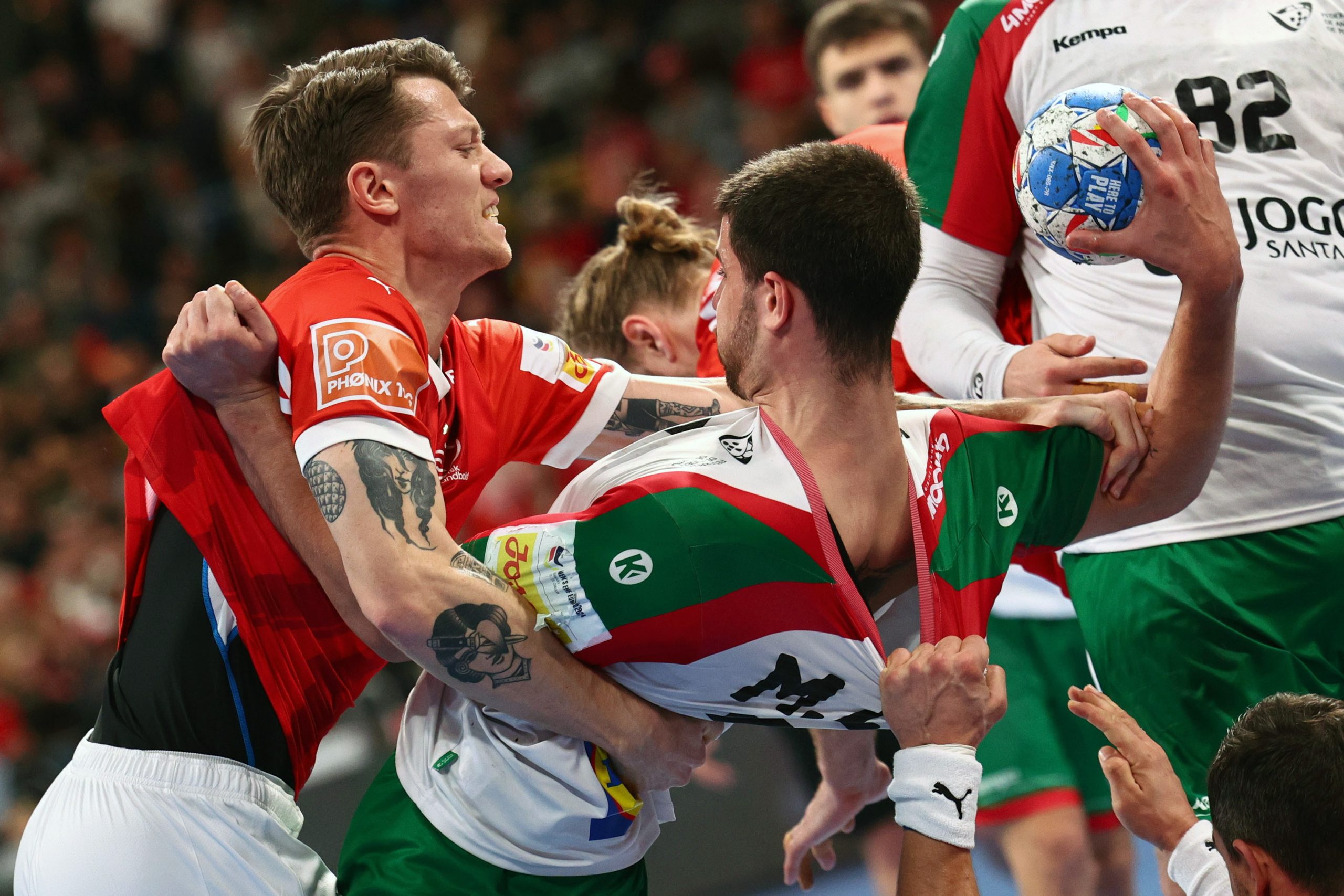 Portugal perde com Dinamarca, mas segue em frente no Europeu de Andebol