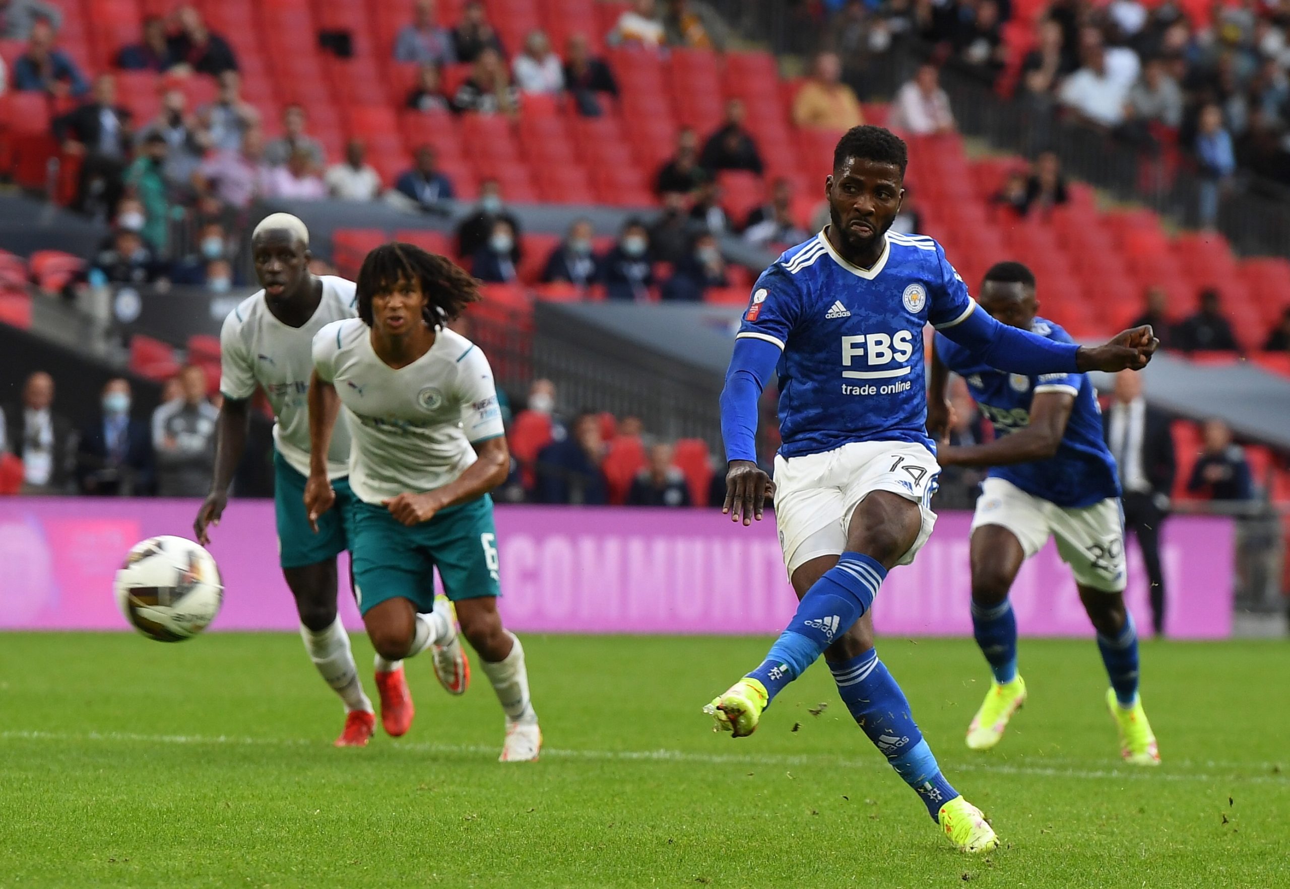 Leicester supera Man City e conquista Supertaça de Inglaterra