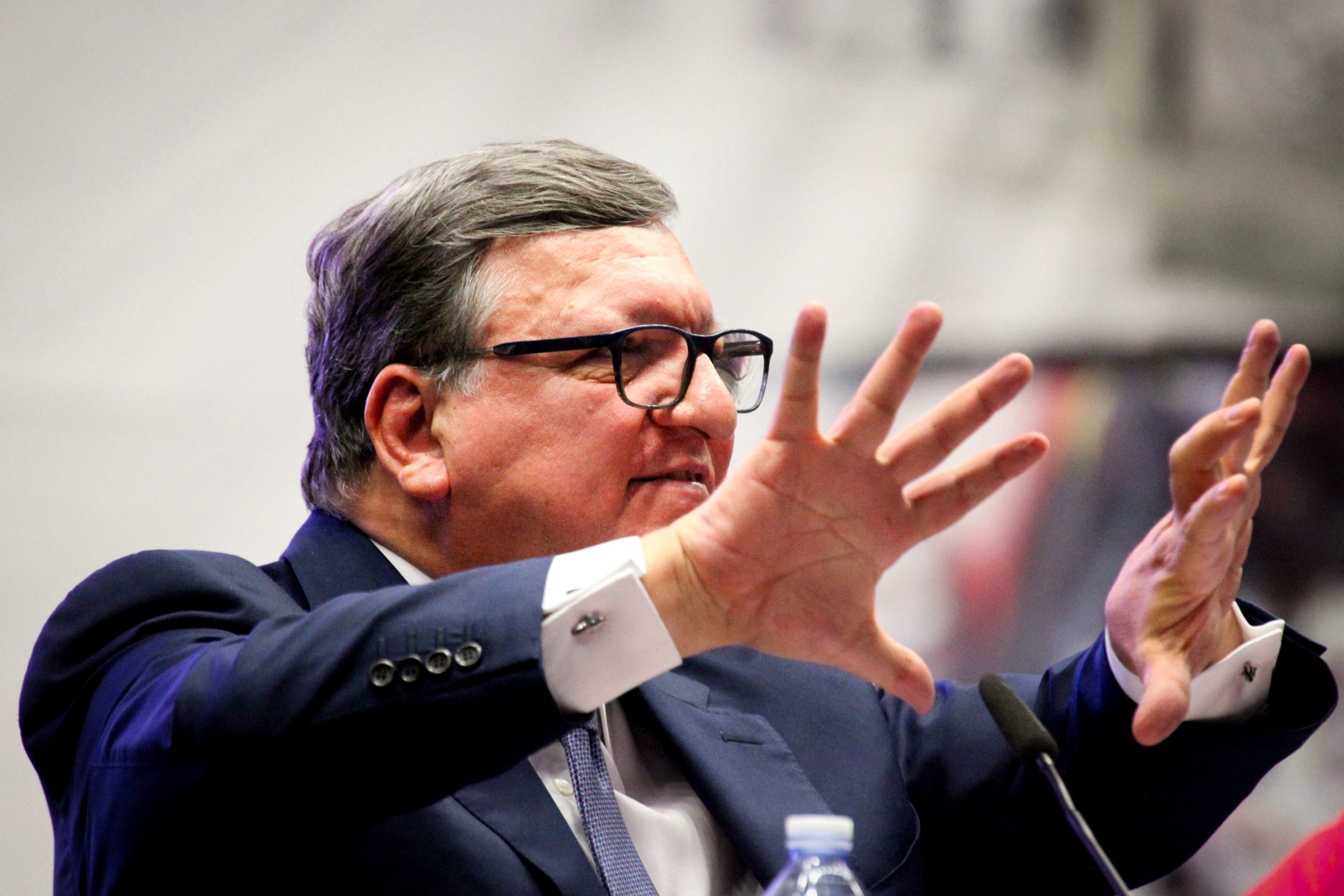 Vacinas são “verdadeiro plano” para recuperação económica global, diz Durão Barroso