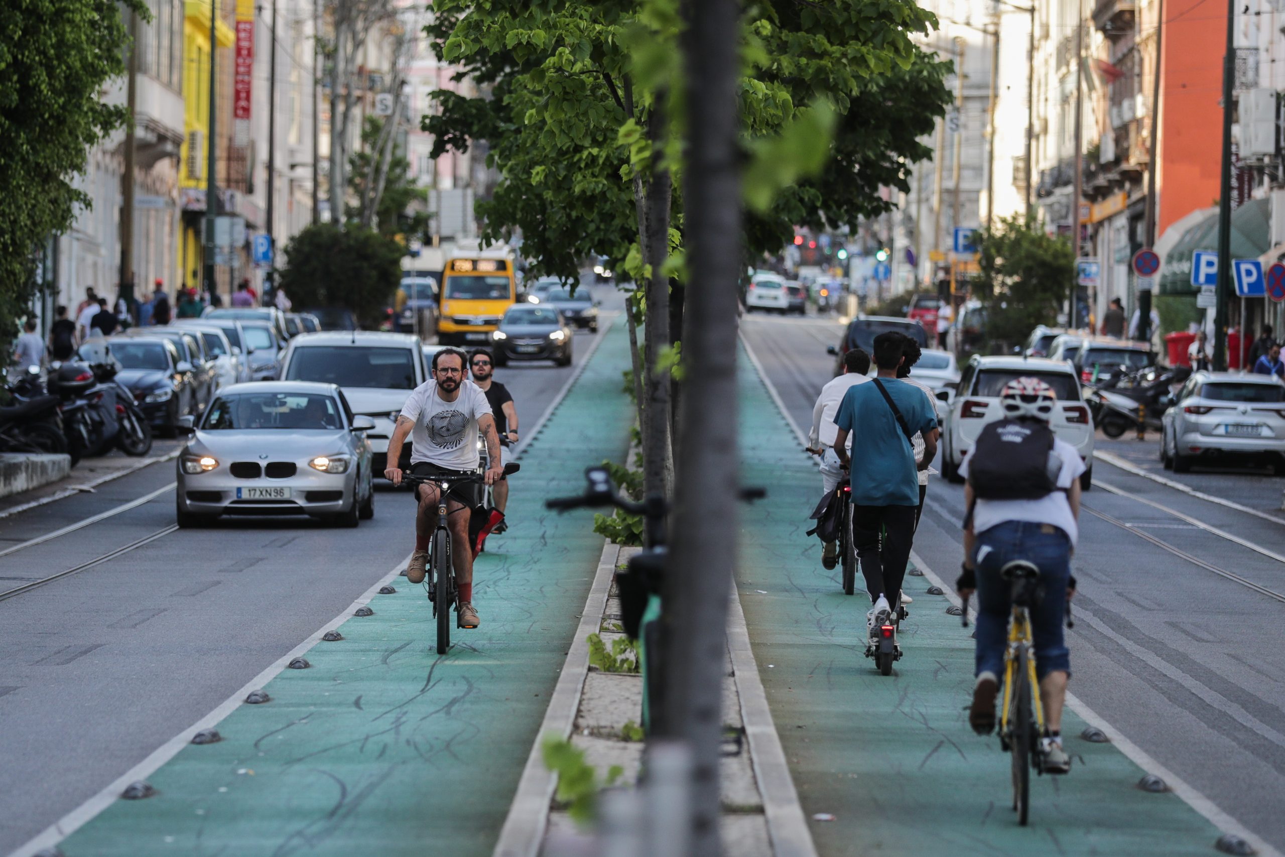 Nova Almirante Reis com mais espaços verdes, estacionamento e segurança nas ciclovias. Veja como vai ficar a avenida