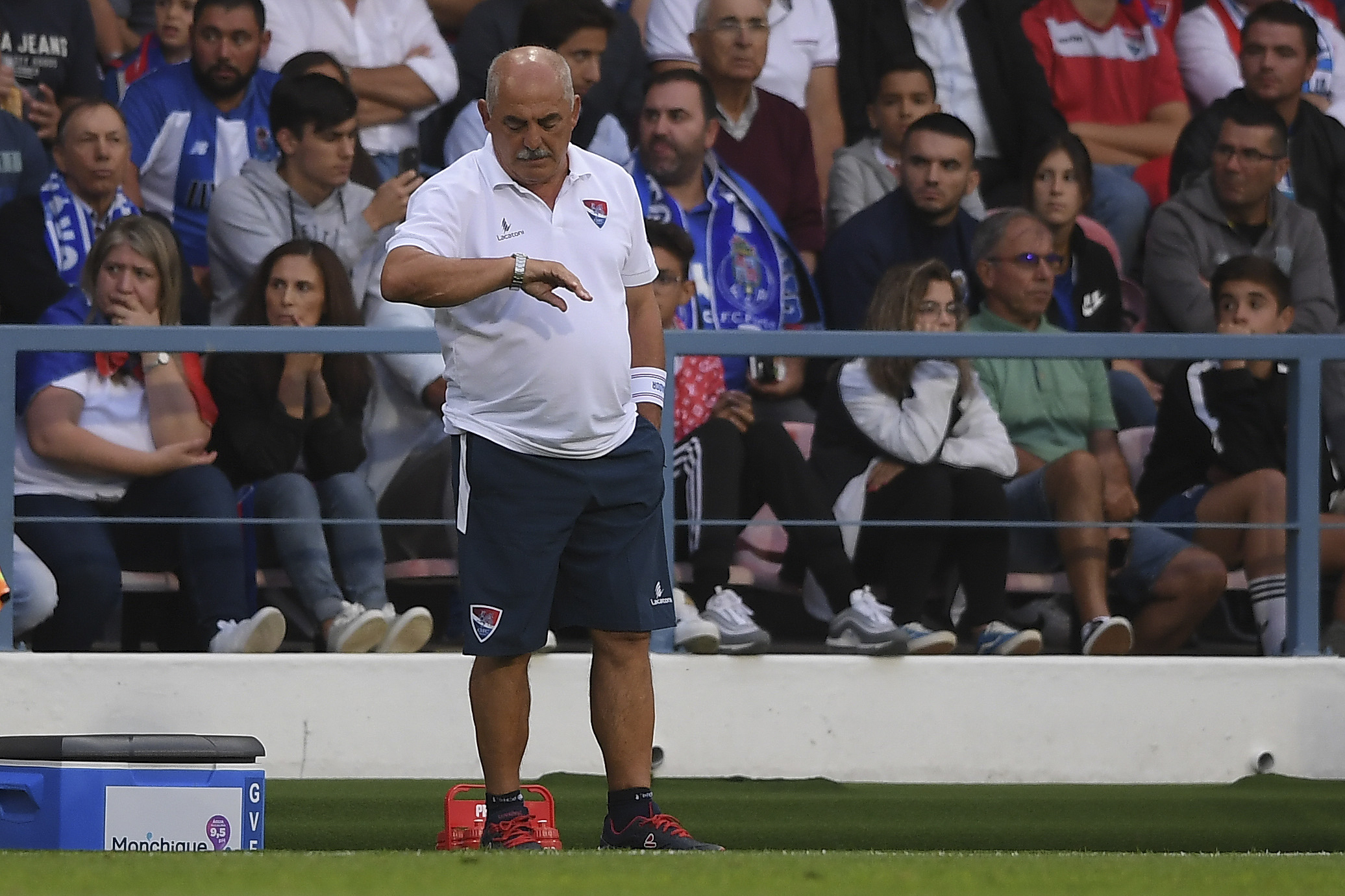 Vítor Oliveira quer “causar uma surpresa” na Luz