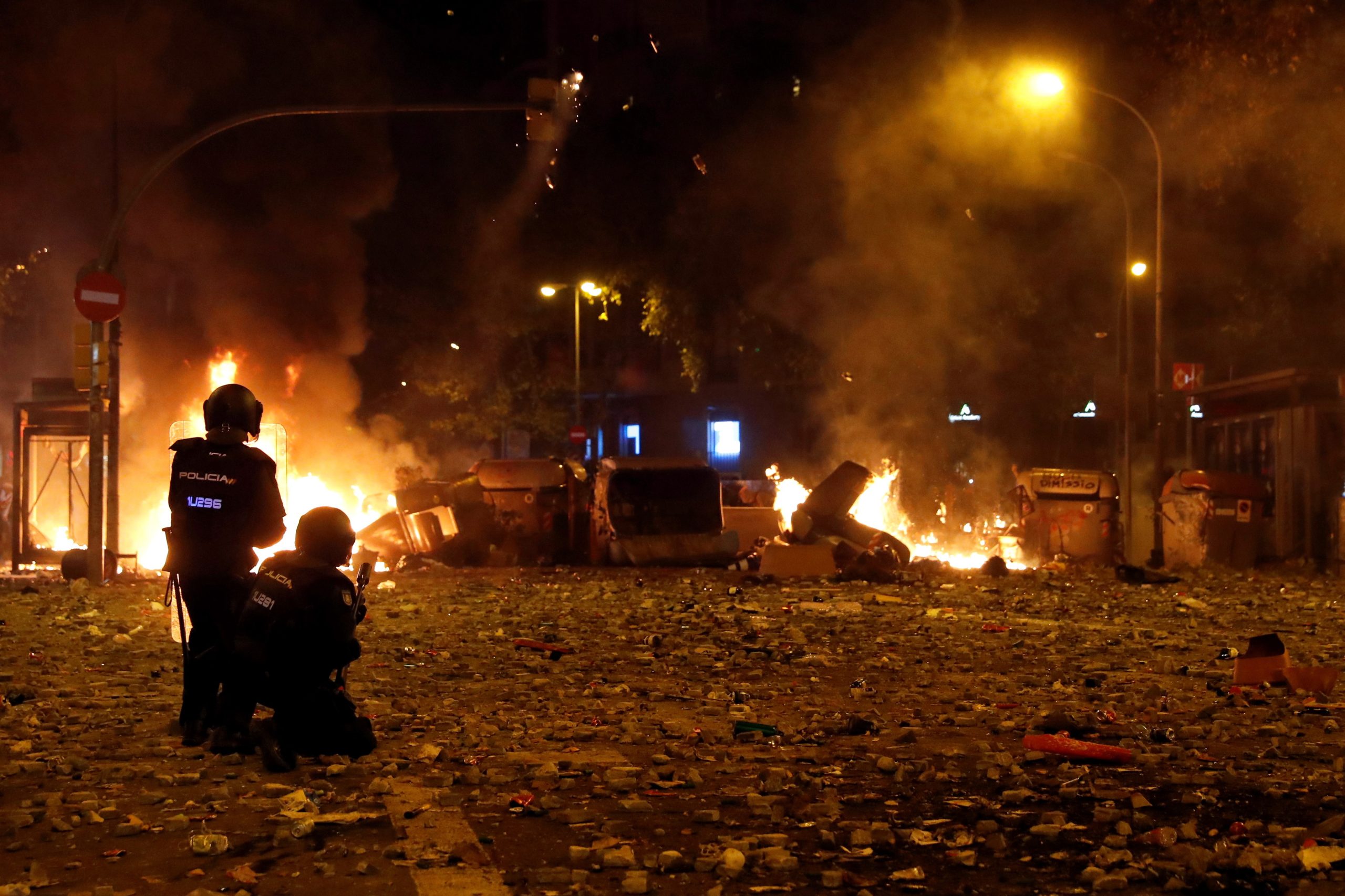 Catalunha: Manifestações provocam 199 detidos e 289 polícias feridos numa semana