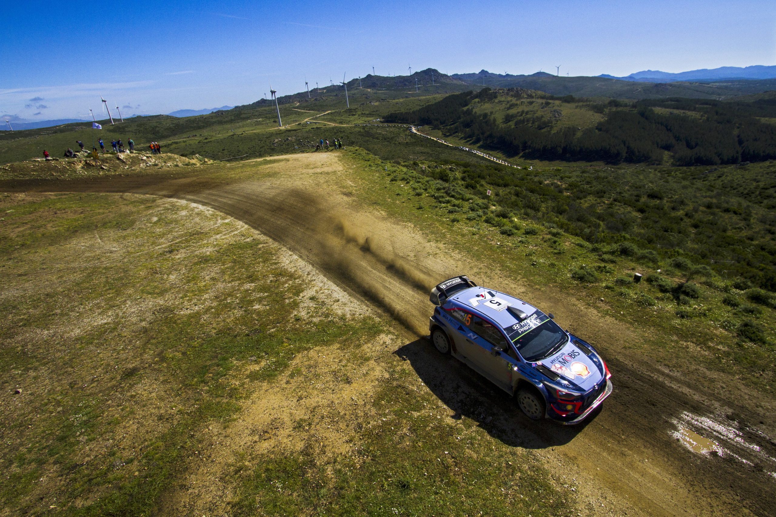 Neuville bate Ogier por 0,7 segundos na Sardenha e reforça liderança do Mundial