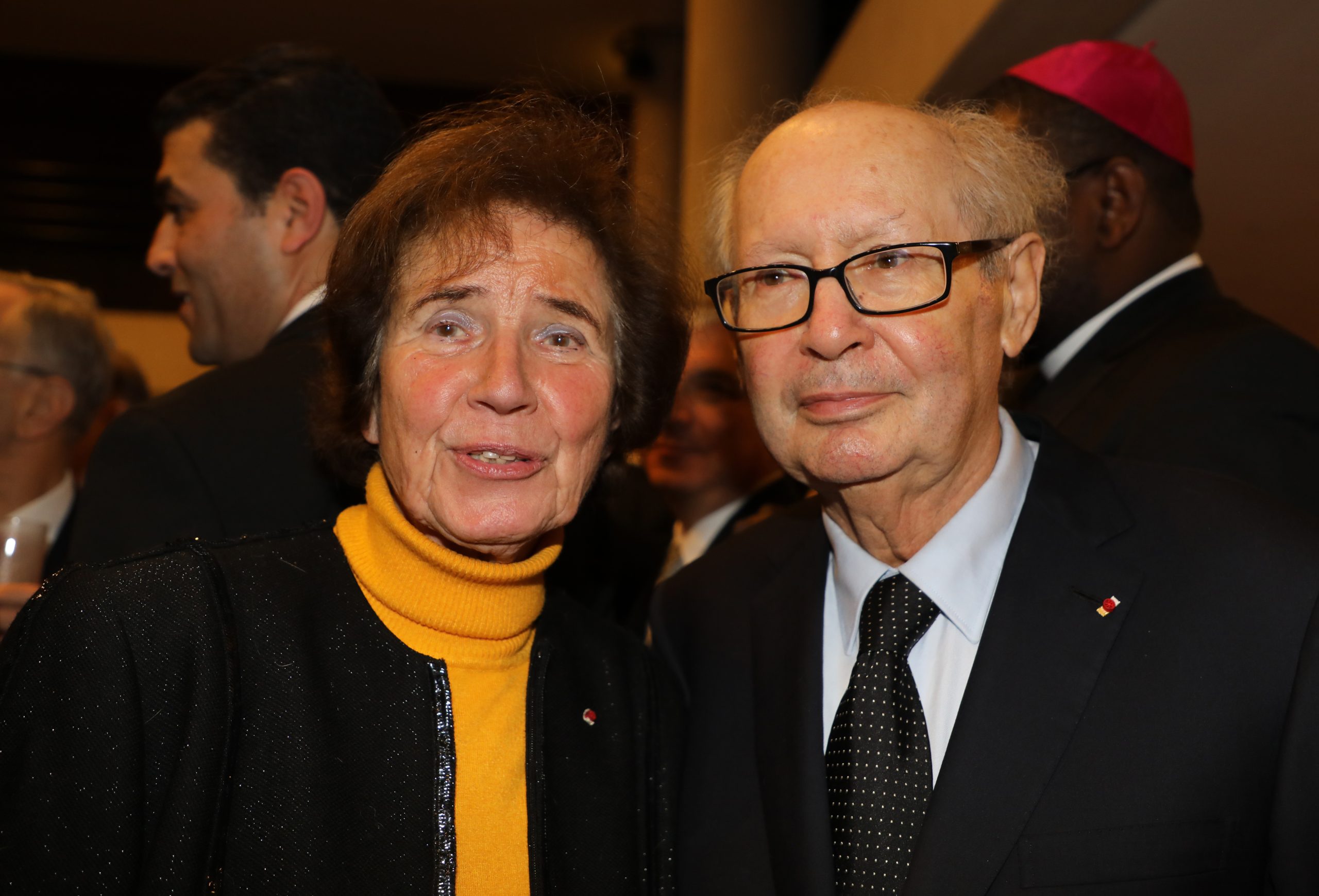 ‘Caçadores de nazis’ Serge e Beate Klarsfeld condecorados em França