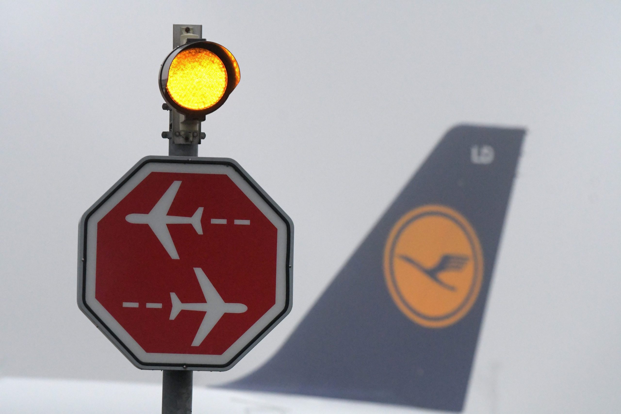 Greve cancela 1.700 voos na Lufthansa nos próximos dois dias