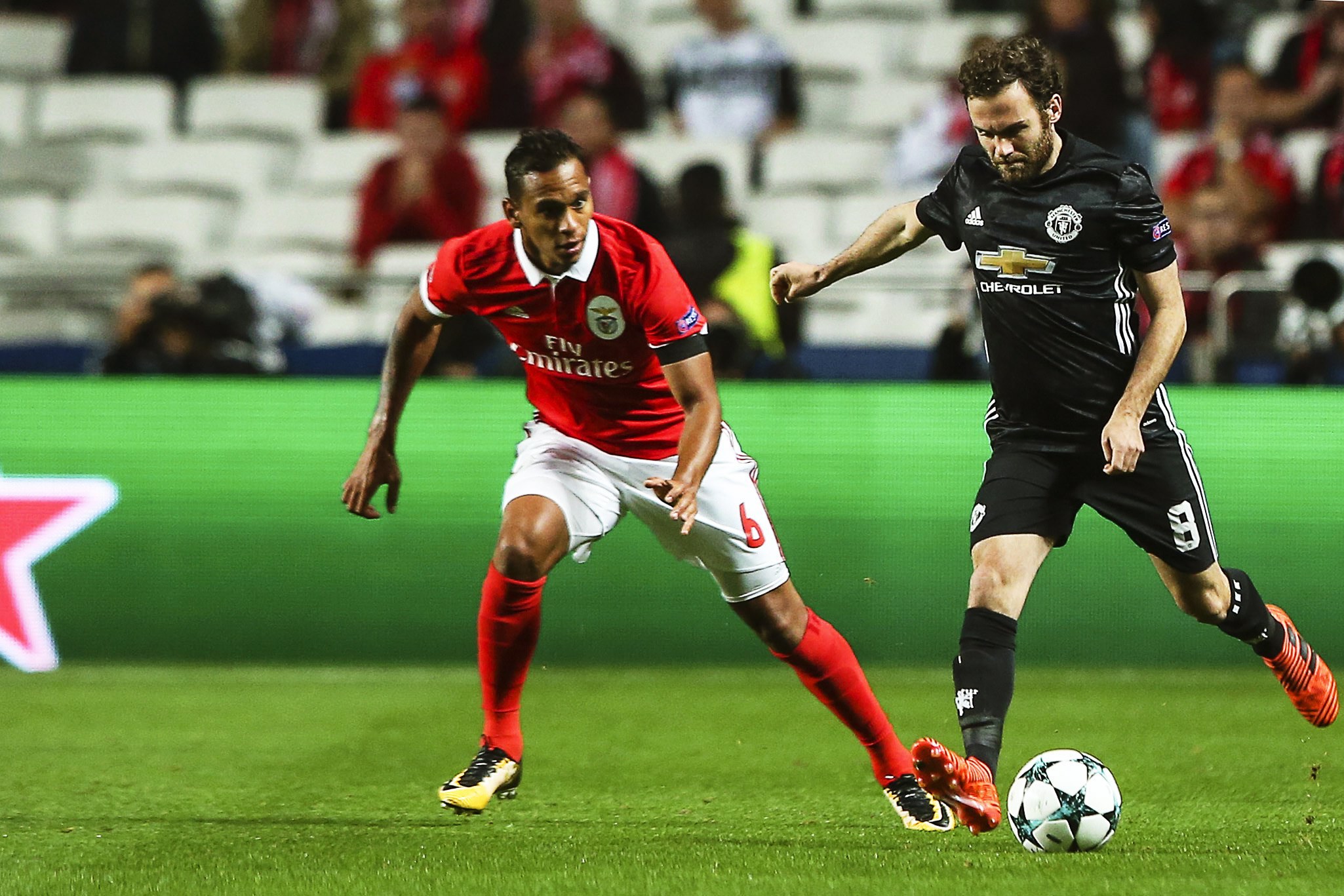 Benfica perde com Manchester United e mantém último lugar do Grupo A da ‘Champions’