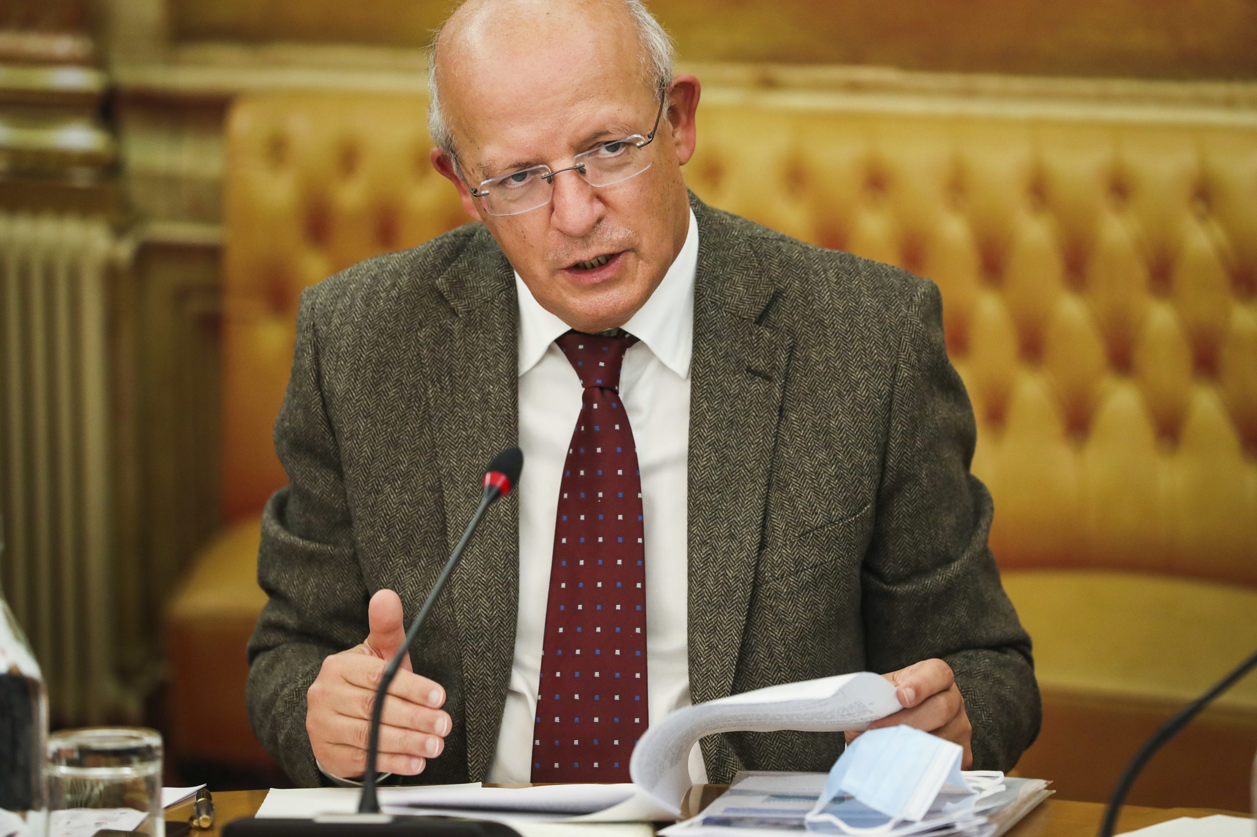 Santos Silva considera que a NATO precisa de se repensar para se adaptar a novas ameaças
