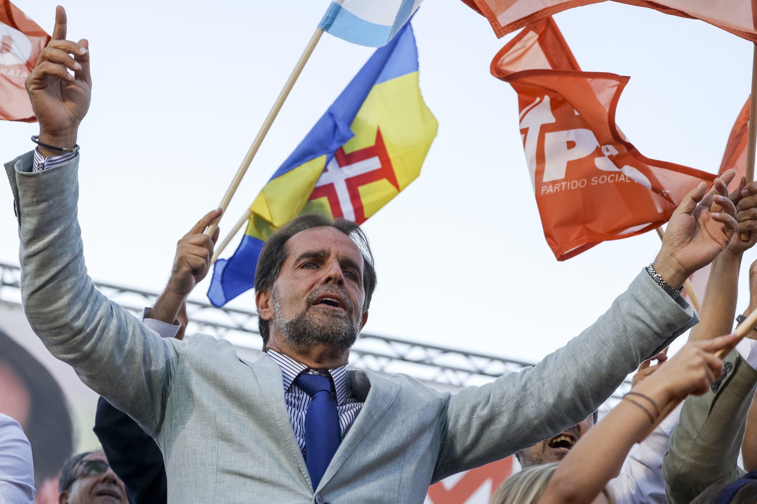 Madeira. Afinal, o perigo para Miguel Albuquerque vem da esquerda ou da direita?