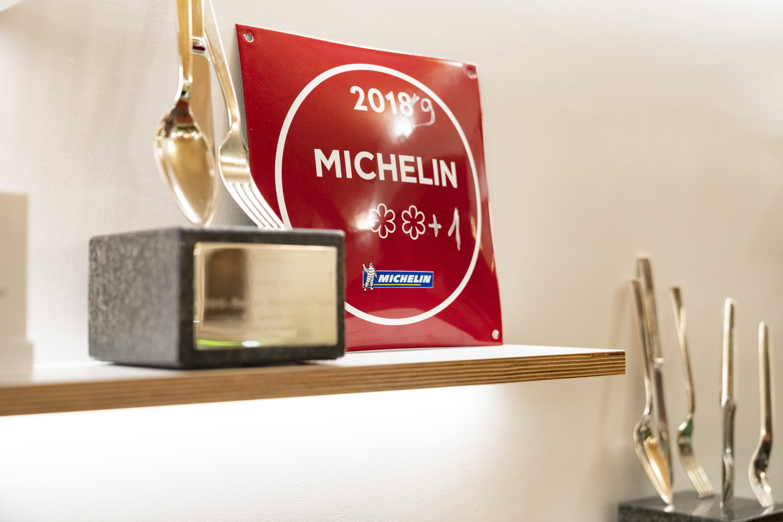 Chefs de todo o país, chegou o momento da verdade. Hoje é dia de Guia Michelin e Portugal quer conquistar aquelas três estrelas