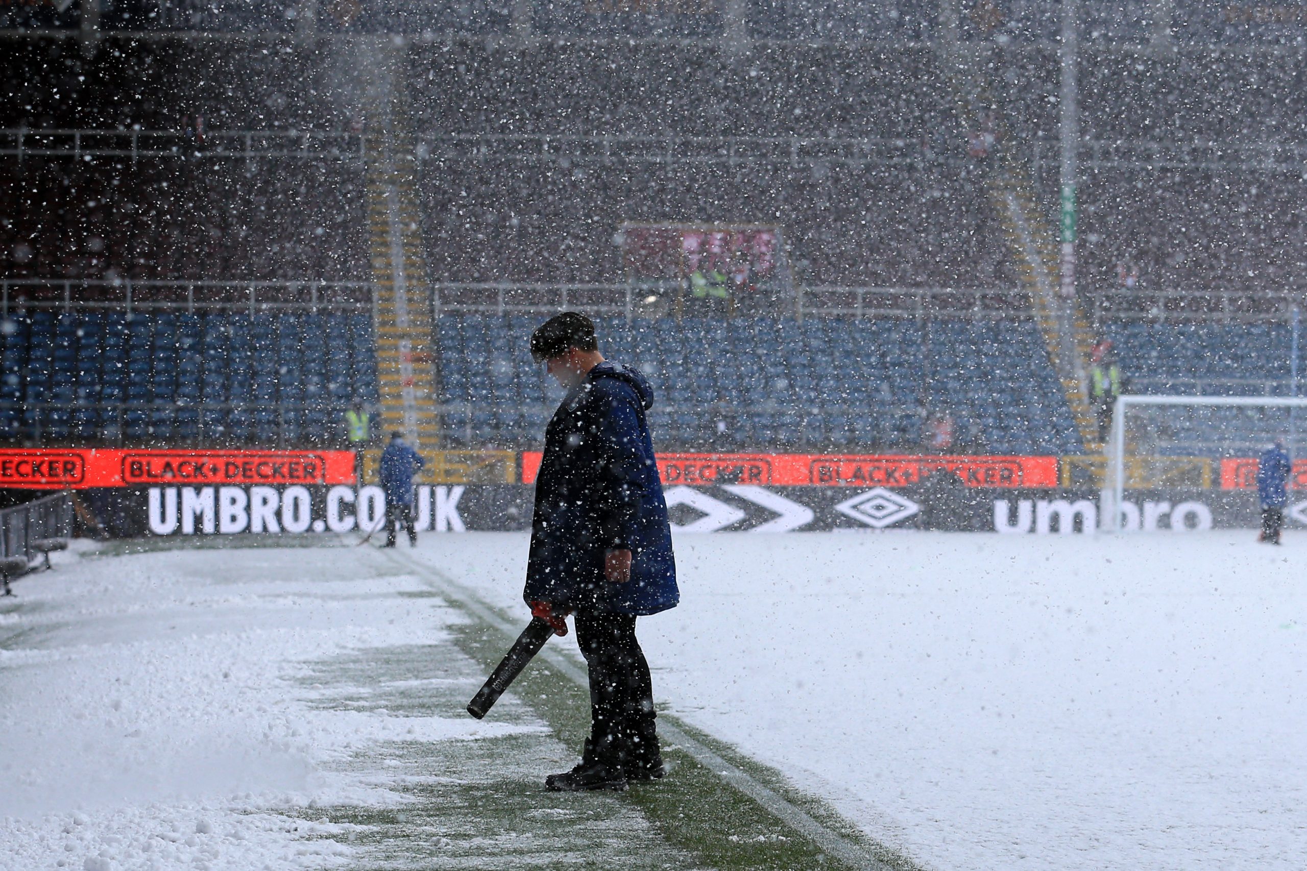 Jogo Burnley-Tottenham adiado devido a forte nevão