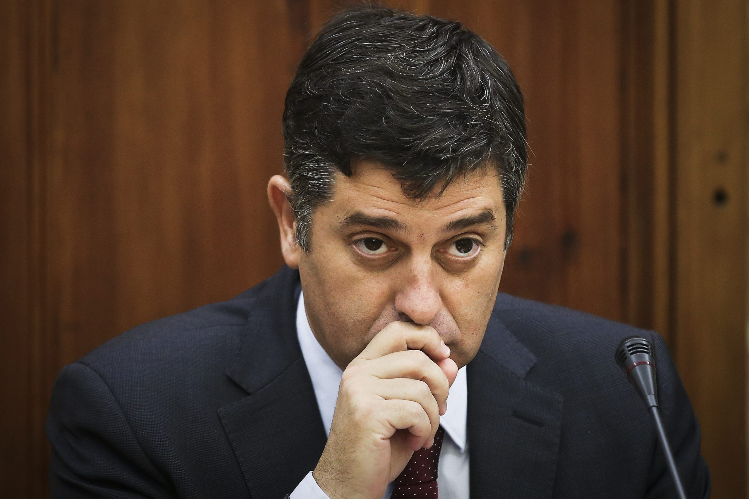 Governo está a analisar meta de crescimento